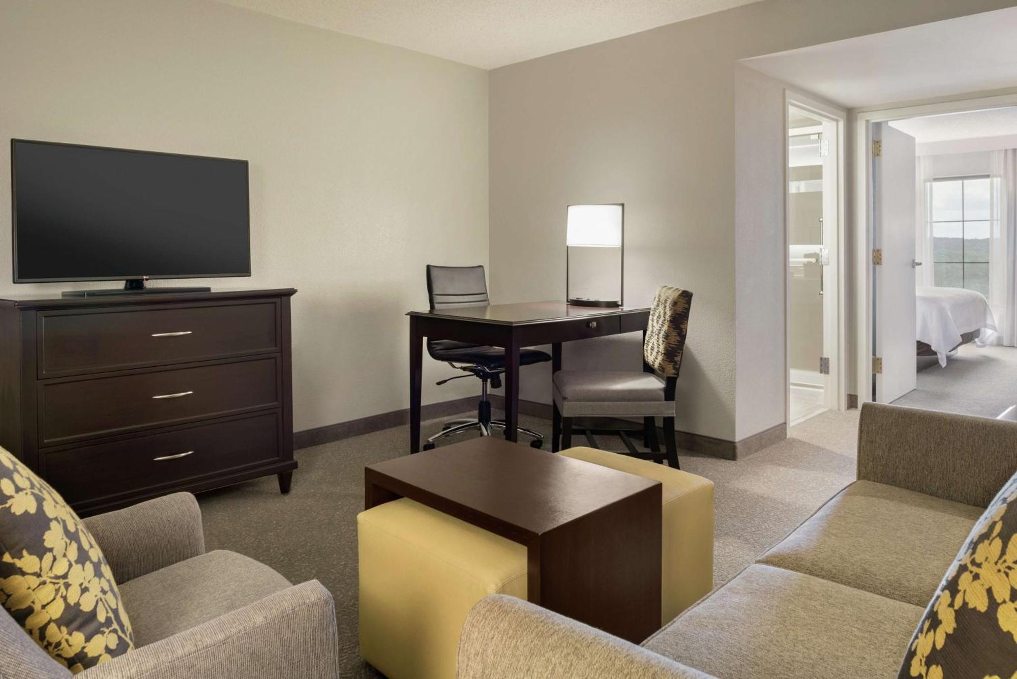 King Suite Accessible Tub Mobility Hearing Access or Non-Smoking,1551970540:JPEG