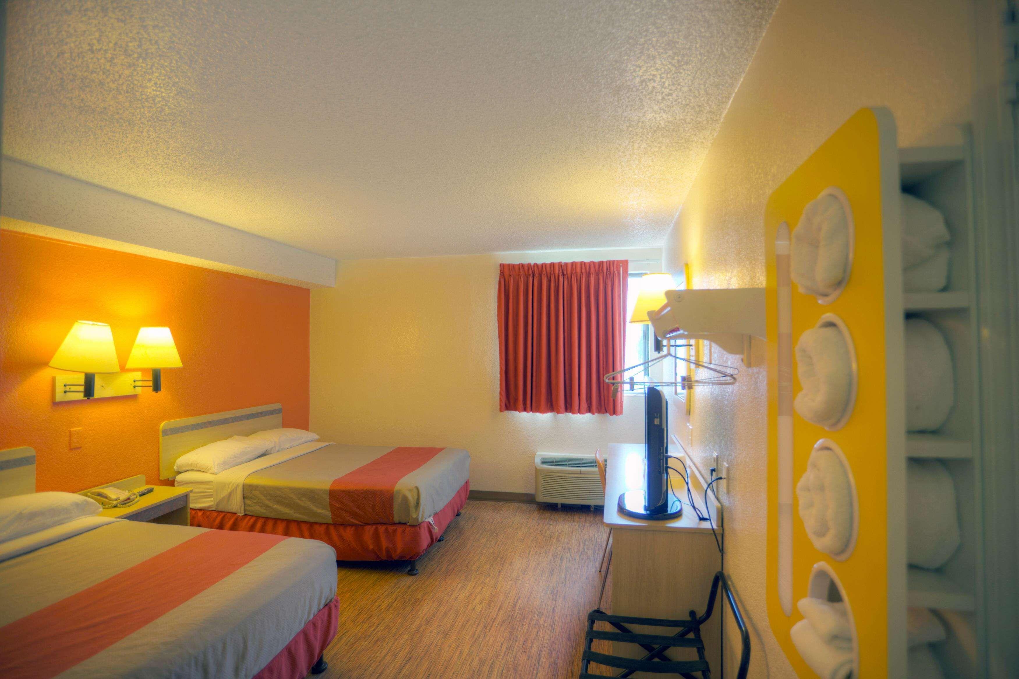 Queen Room with Two Queen Beds - Disability Access - Non-Smoking