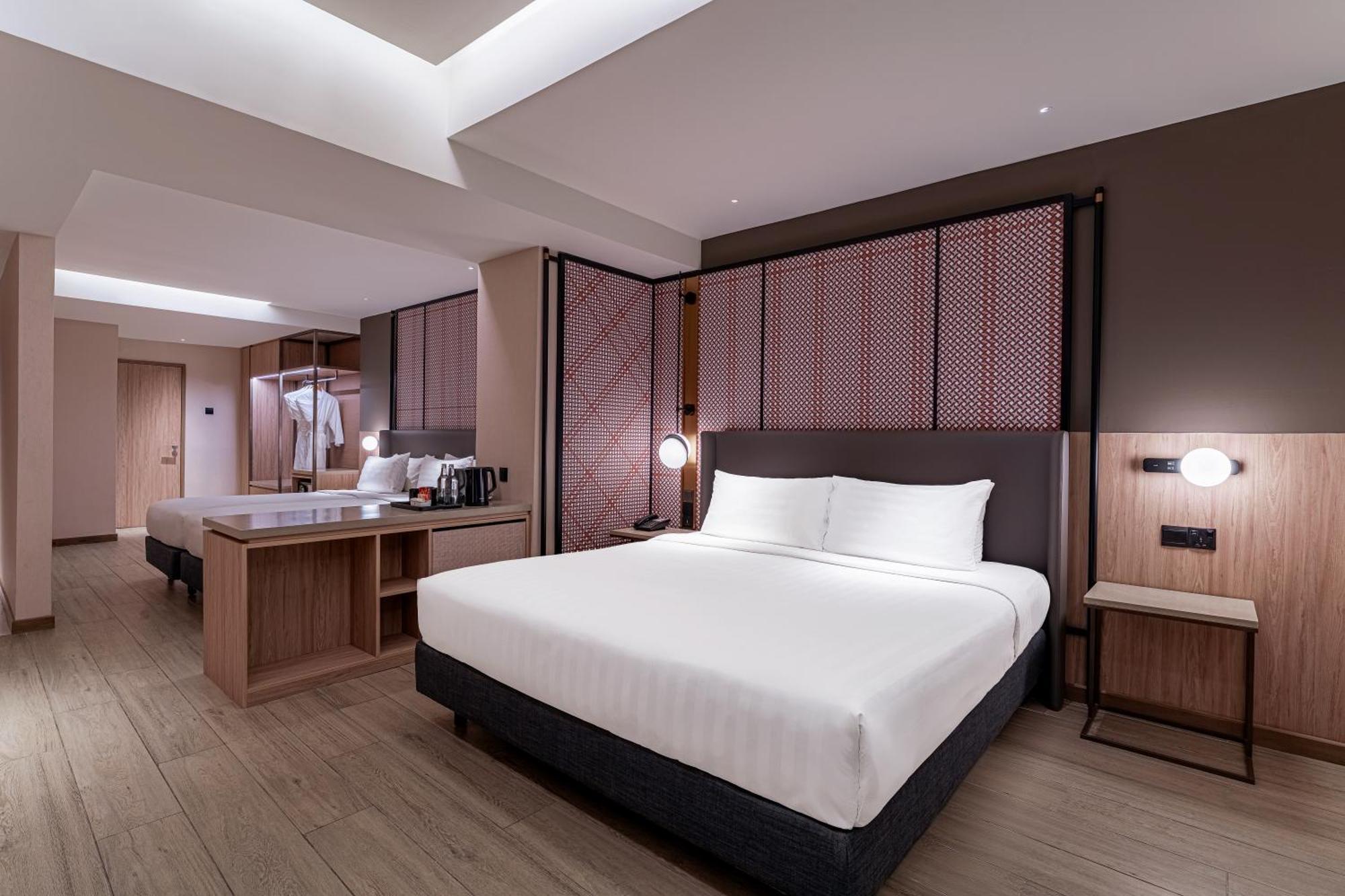 Deluxe Family Room,One King Bed and Two Single Beds