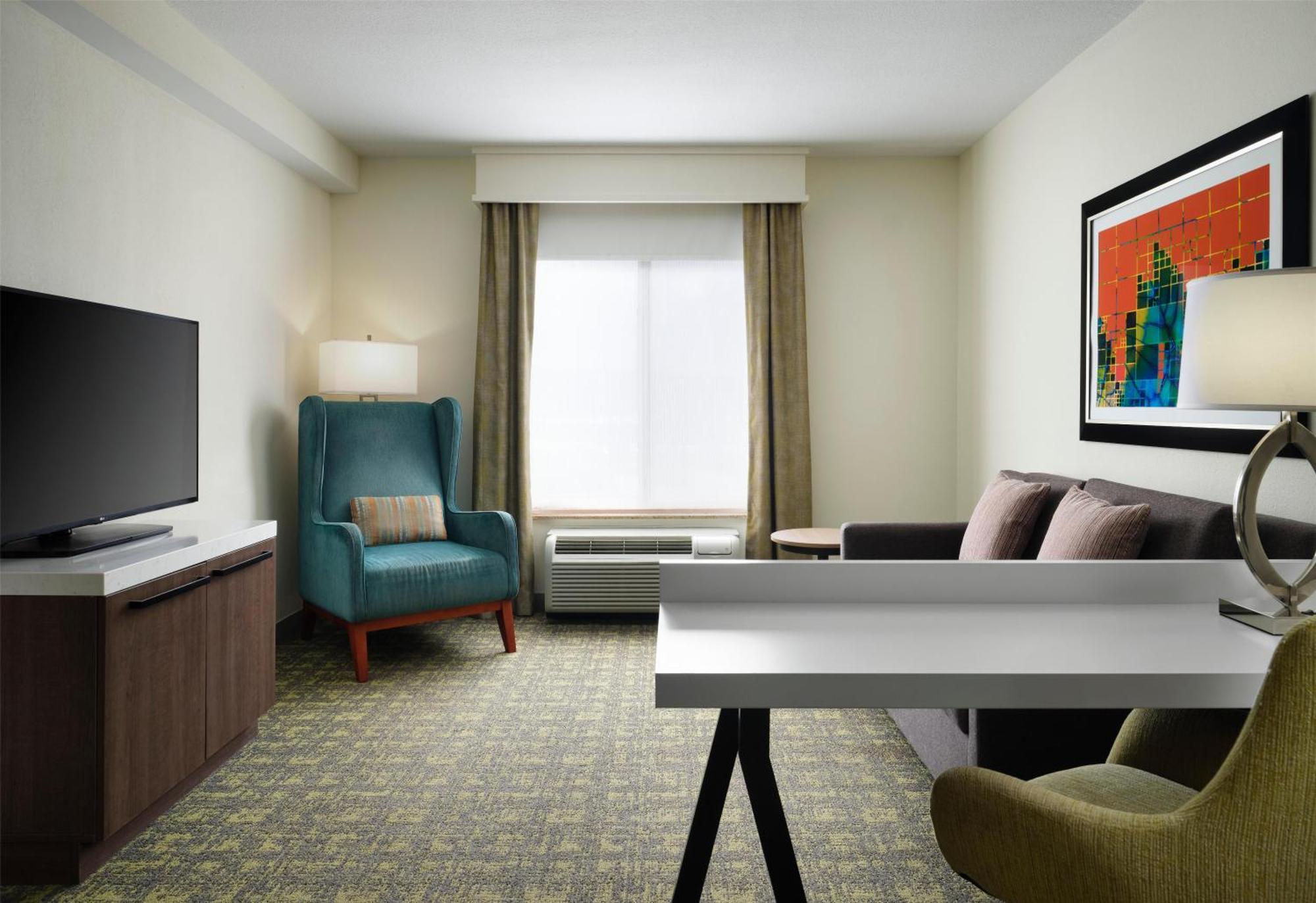 One-Bedroom King Suite - Non-Smoking