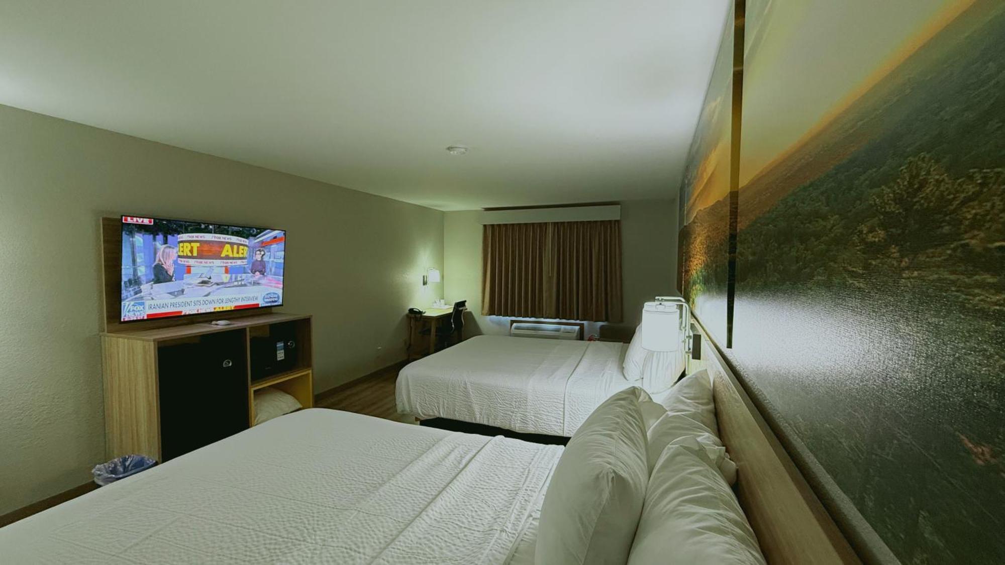 Deluxe Queen Room with Two Queen Beds - Non-Smoking