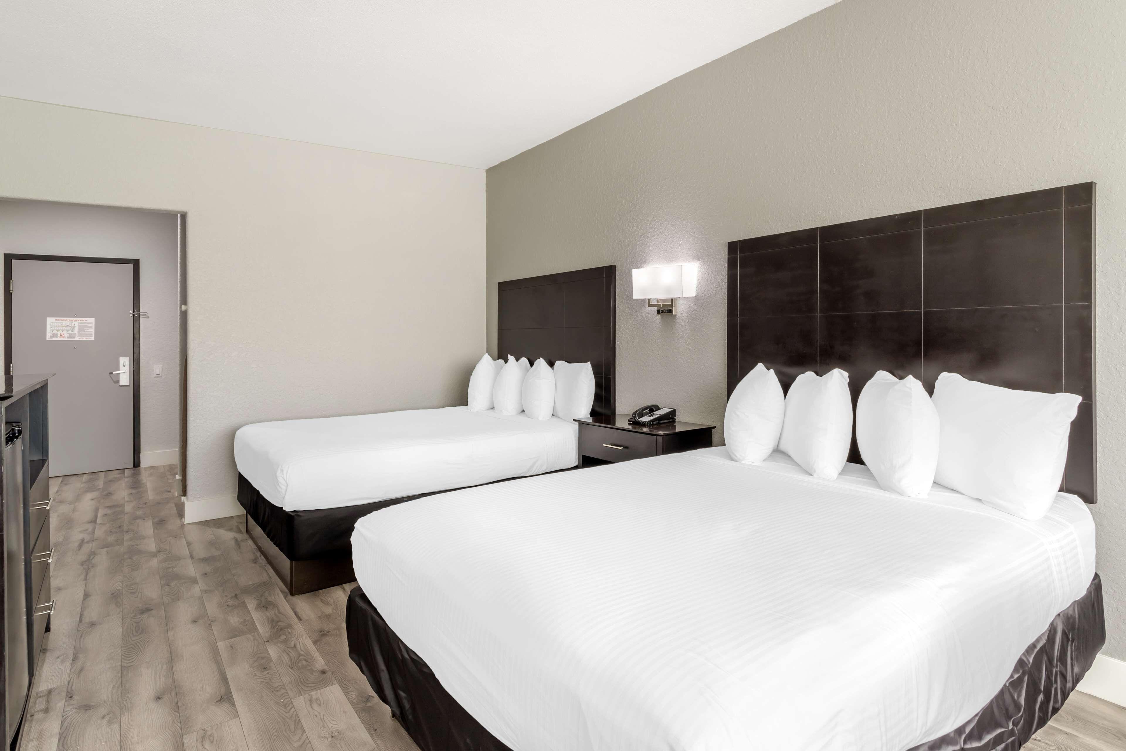 Queen Room with Two Queen Beds - Non-Smoking