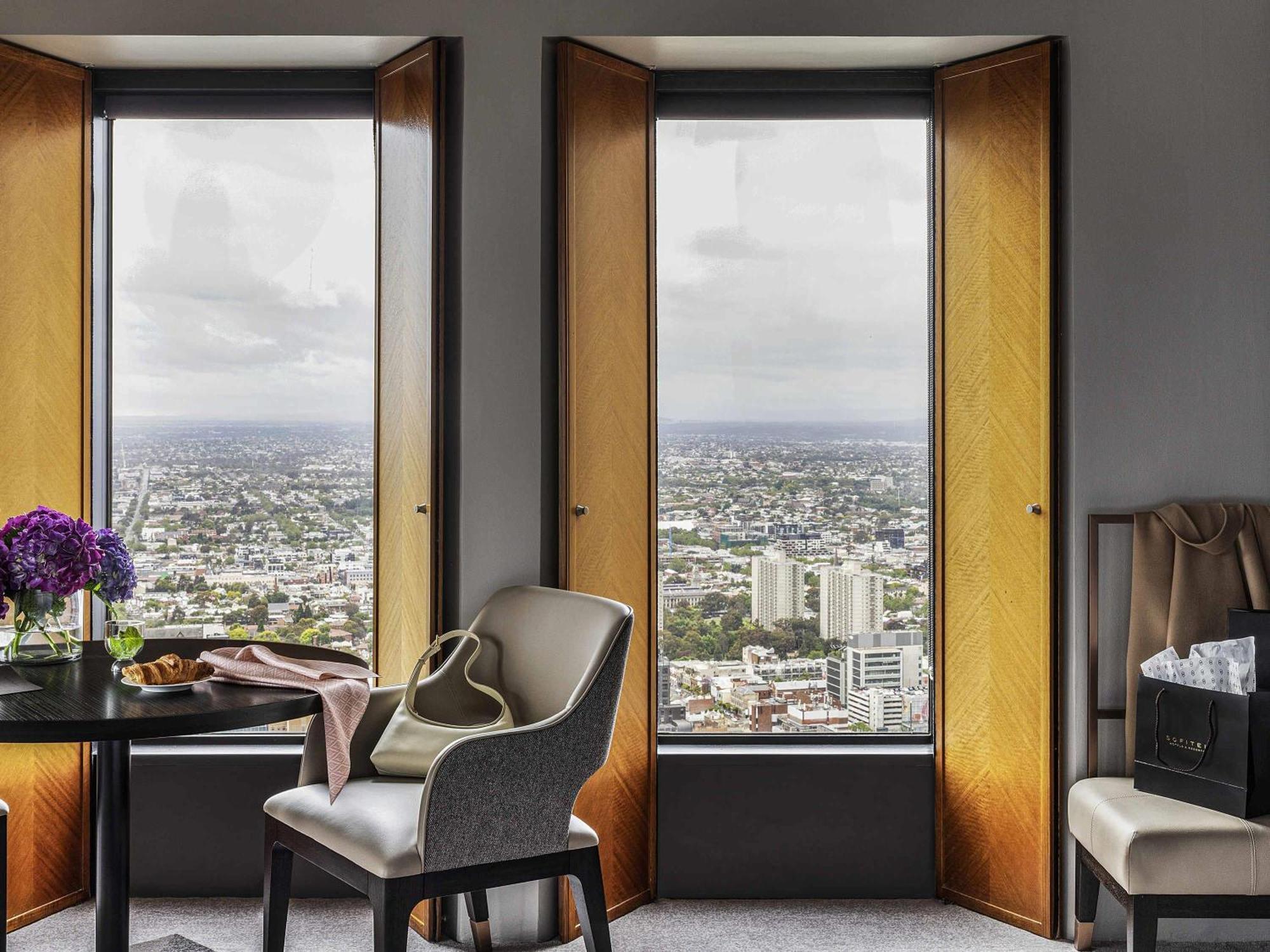 Luxury Corner King Room with City or Bay View