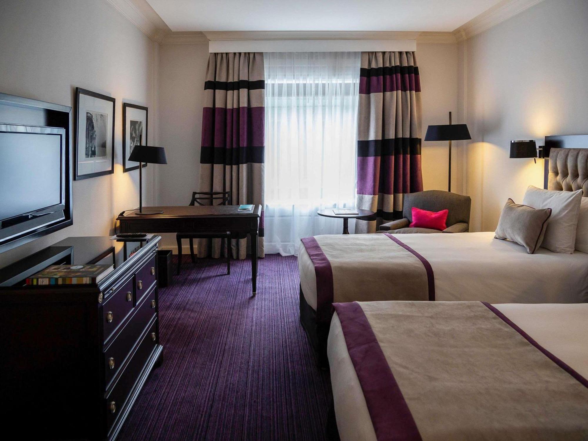 Deluxe Room Twin Beds