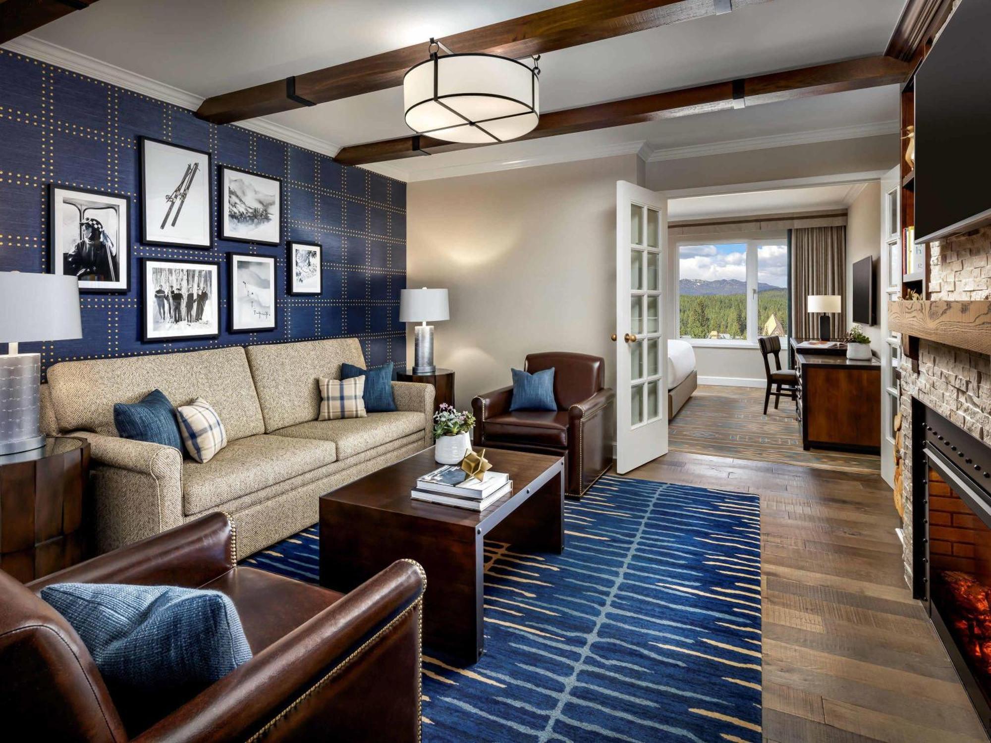 Junior King Suite with Sofa Bed and View