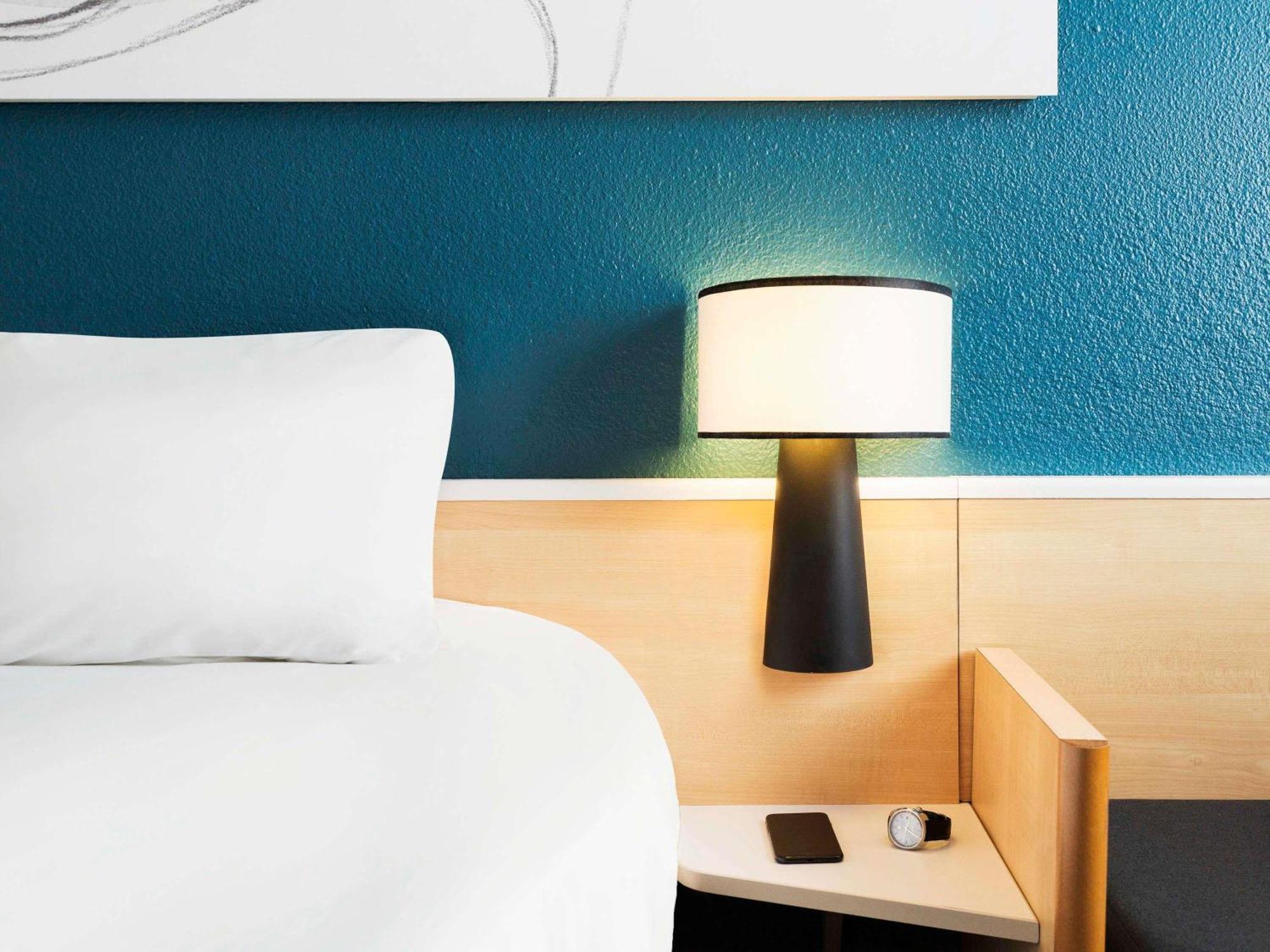 Standard Room with One Double Bed and One Single Bed,1717076201:JPEG