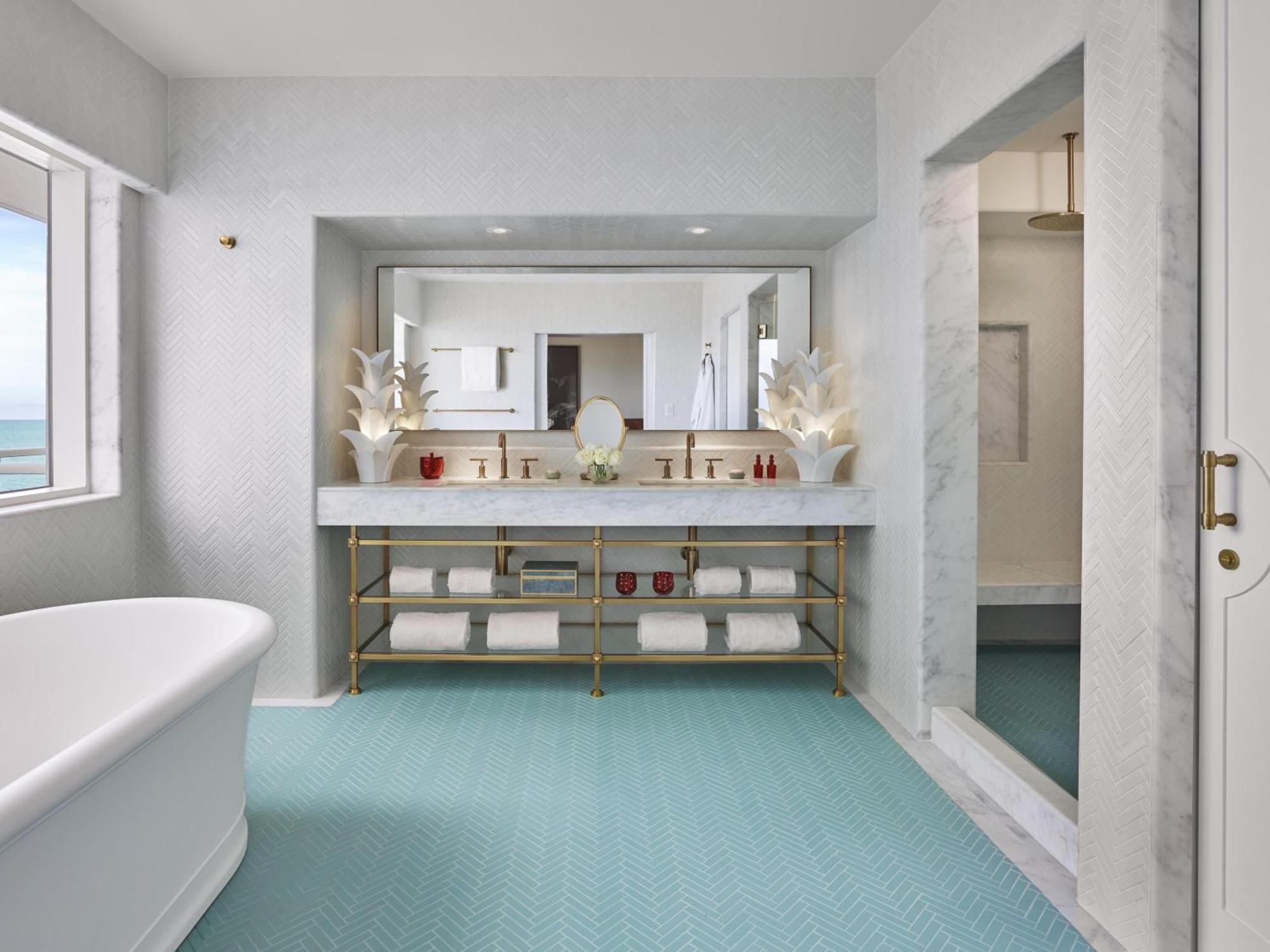 Suite King Premier de Canto de 1 Quarto - Frente ao Oceano