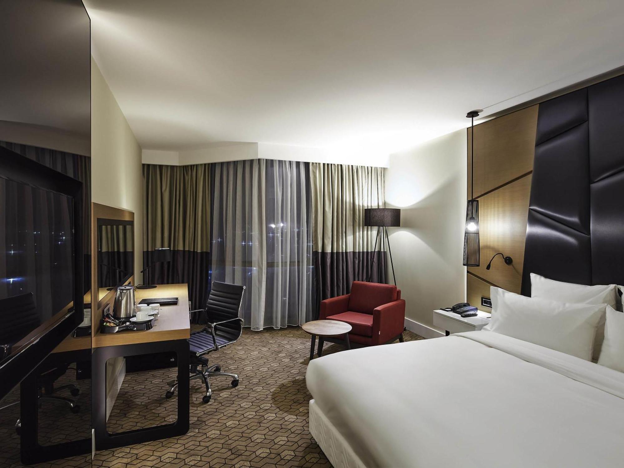 Habitación Superior con cama extragrande - Vistas a la ciudad