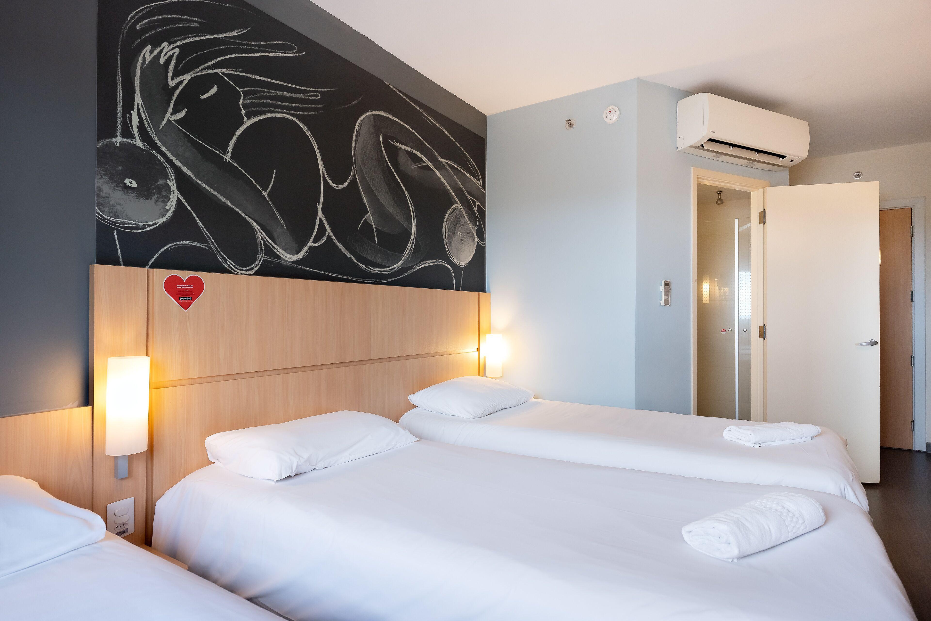 Quarto Standard com 3 Camas de Solteiro
