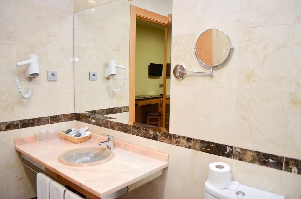 Double or Twin Room,172229511:JPEG