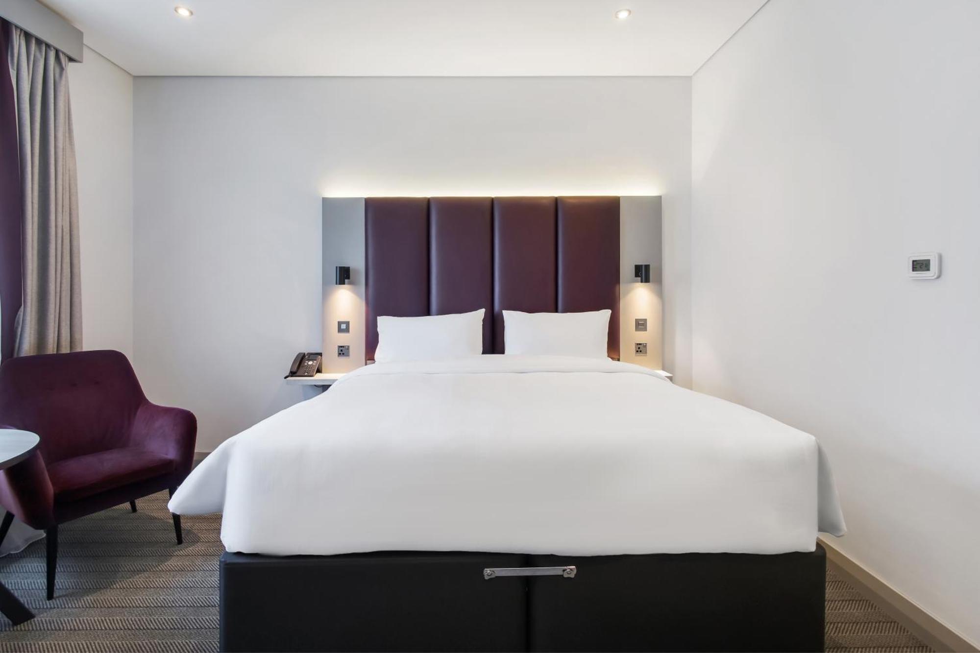 Non-Smoking - New Style Double Room - Free DXB Airport Shuttle Every 30min to T1&3