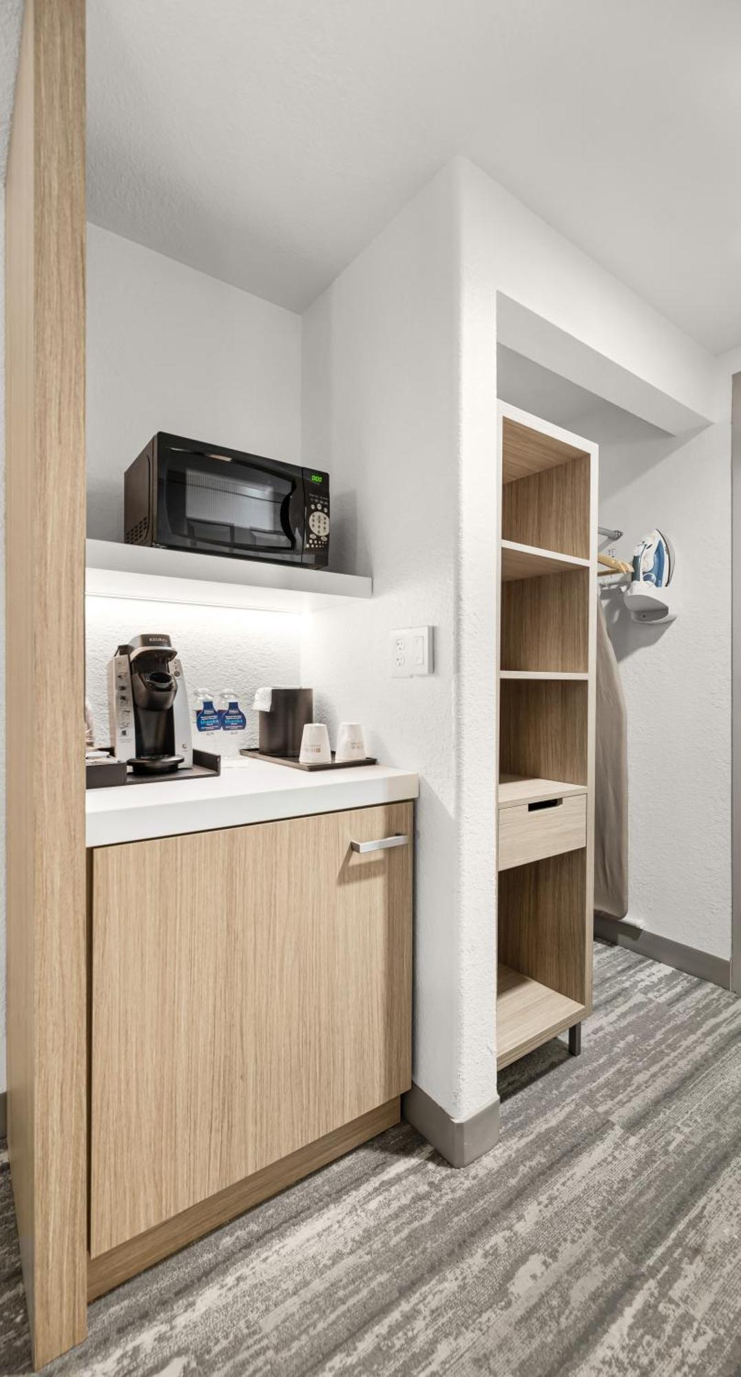 Queen Room with Two Queen Beds - Mobility and Hearing Access