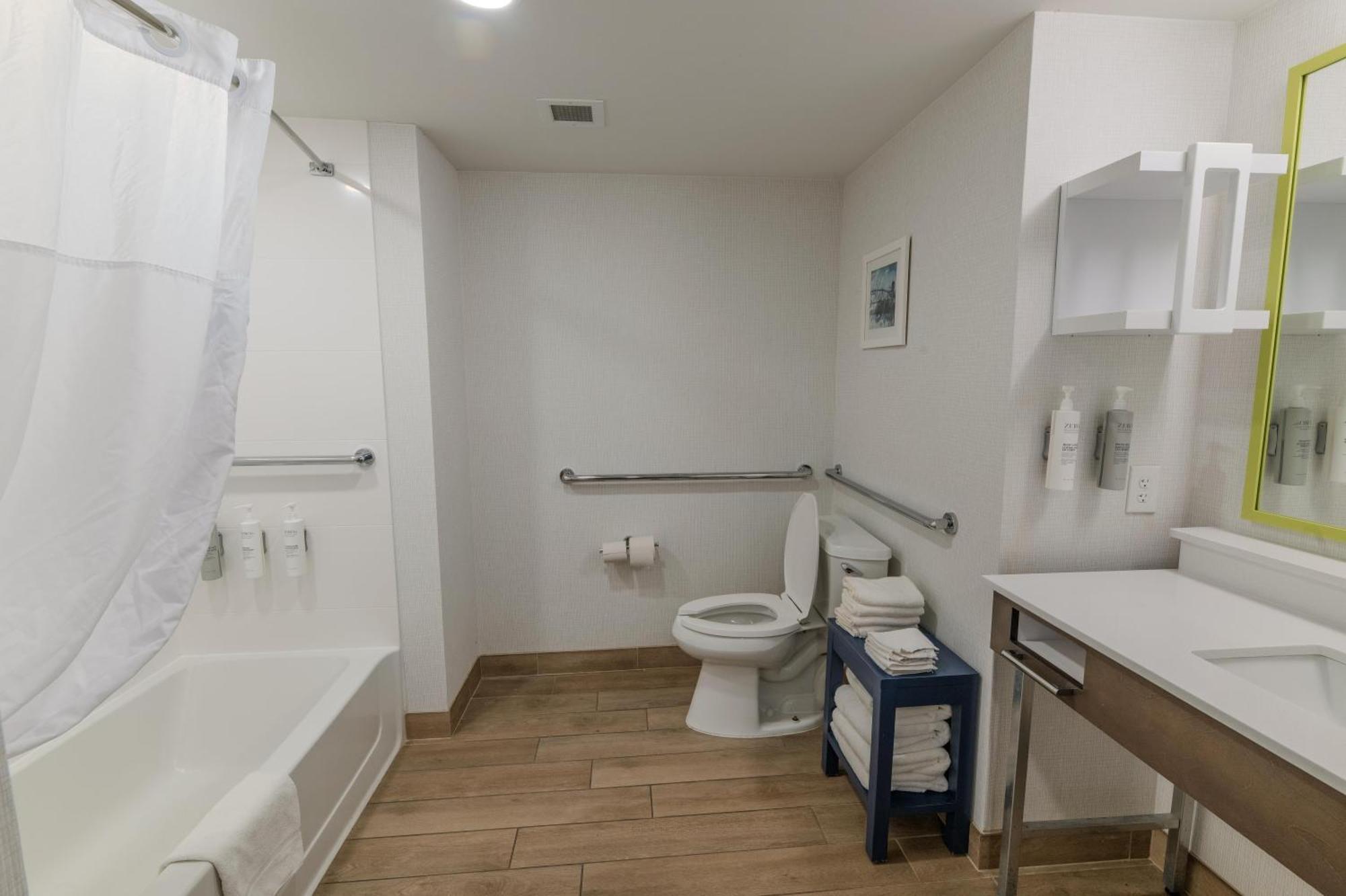 King Room - Mobility Access/Non-Smoking