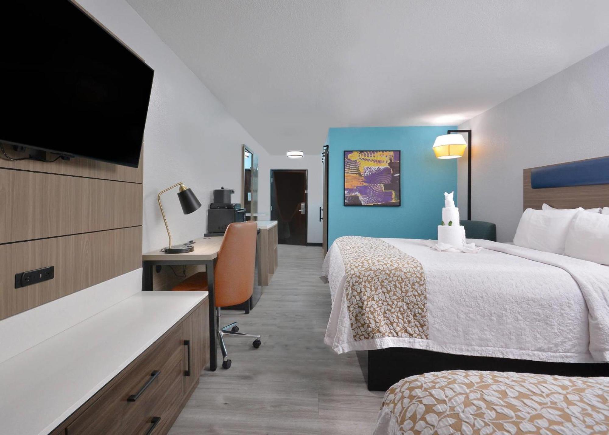 Queen Room with Two Queen Beds - Accessible/Non-Smoking