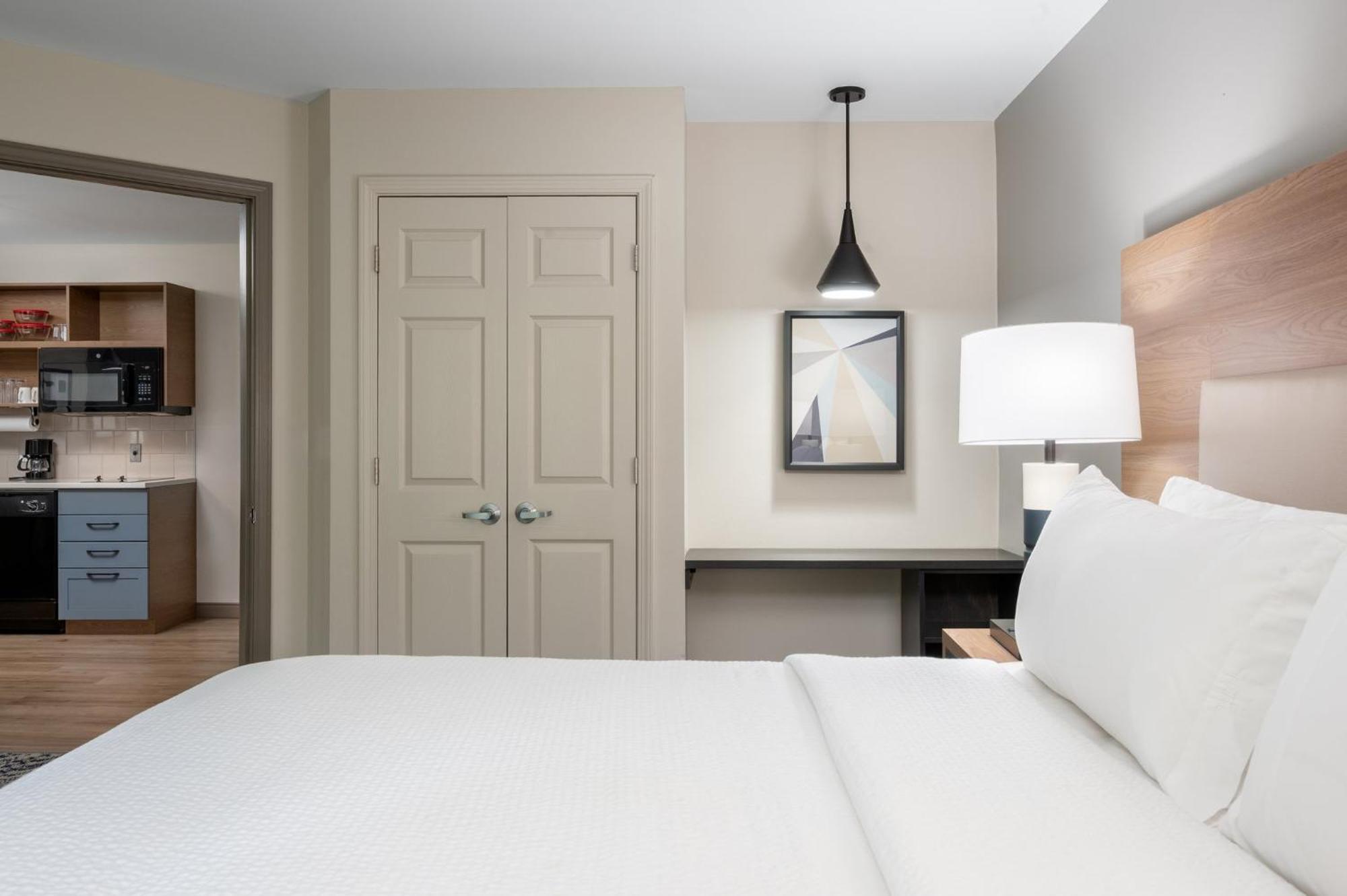 One-Bedroom King Suite