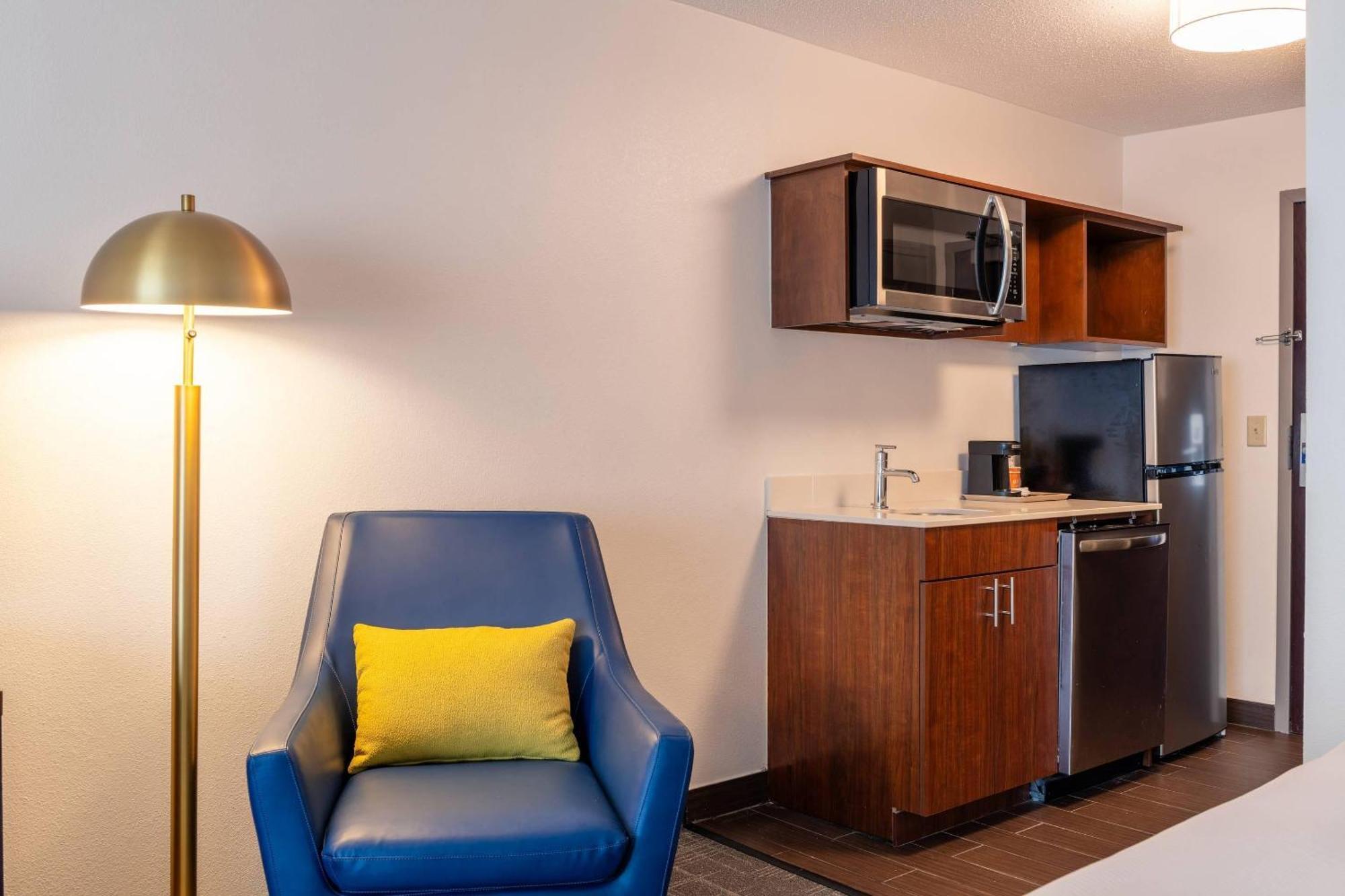 Double Room with Two Double Beds - Non-Smoking