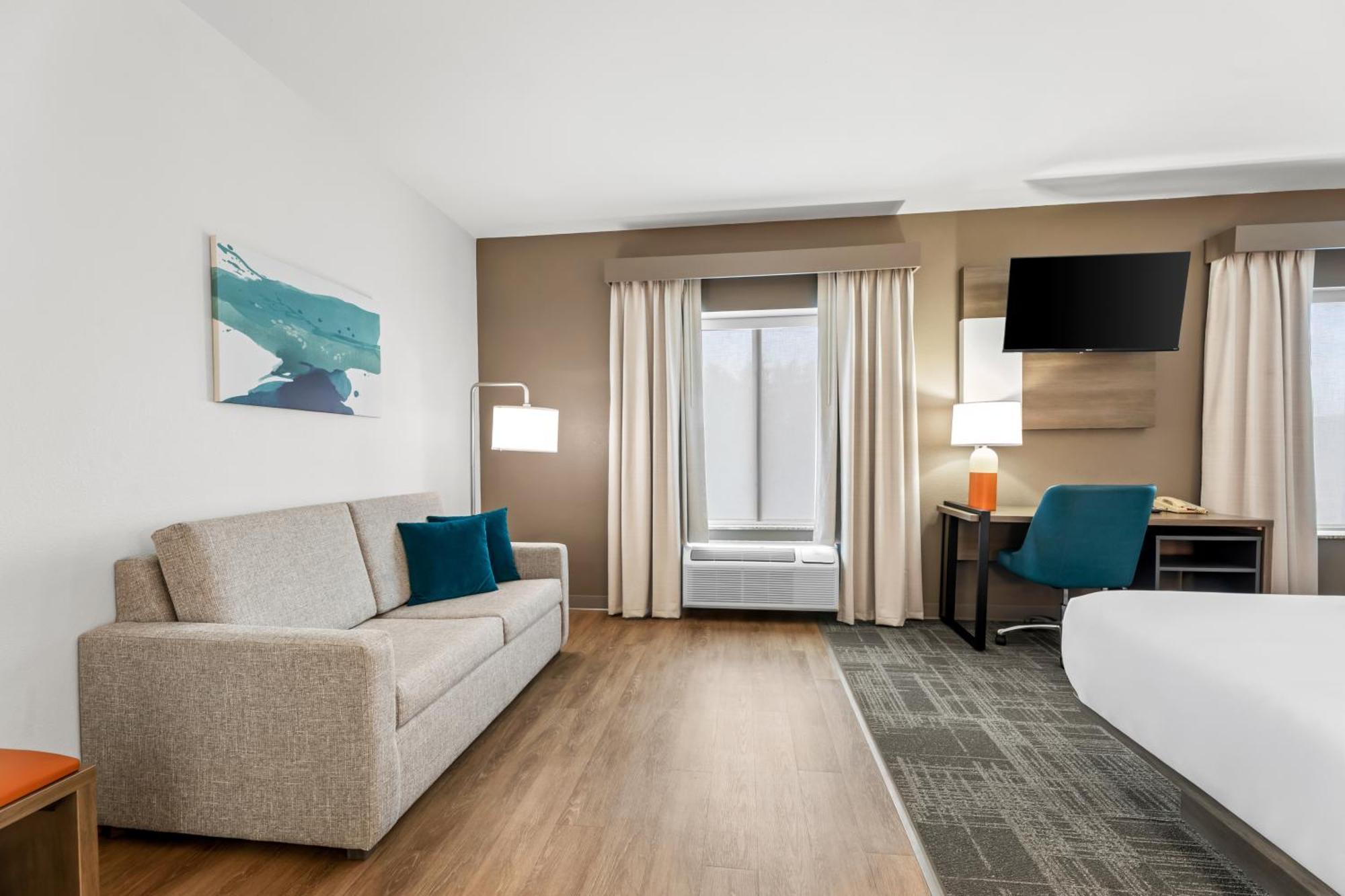 One Room Suite with Whirlpool - Non Smoking