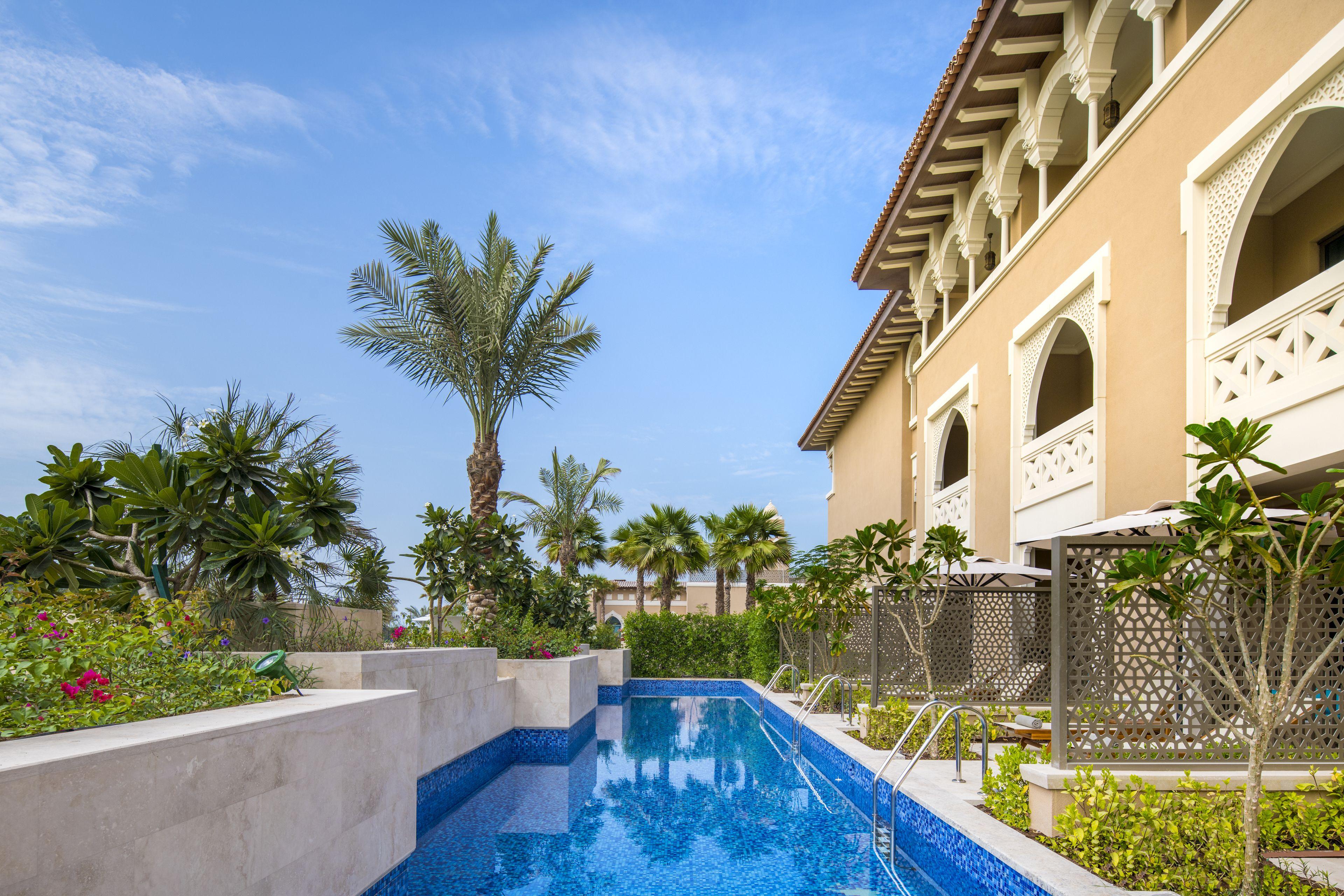 Premium Zimmer mit Kingsize-Bett und Zugang zum Pool