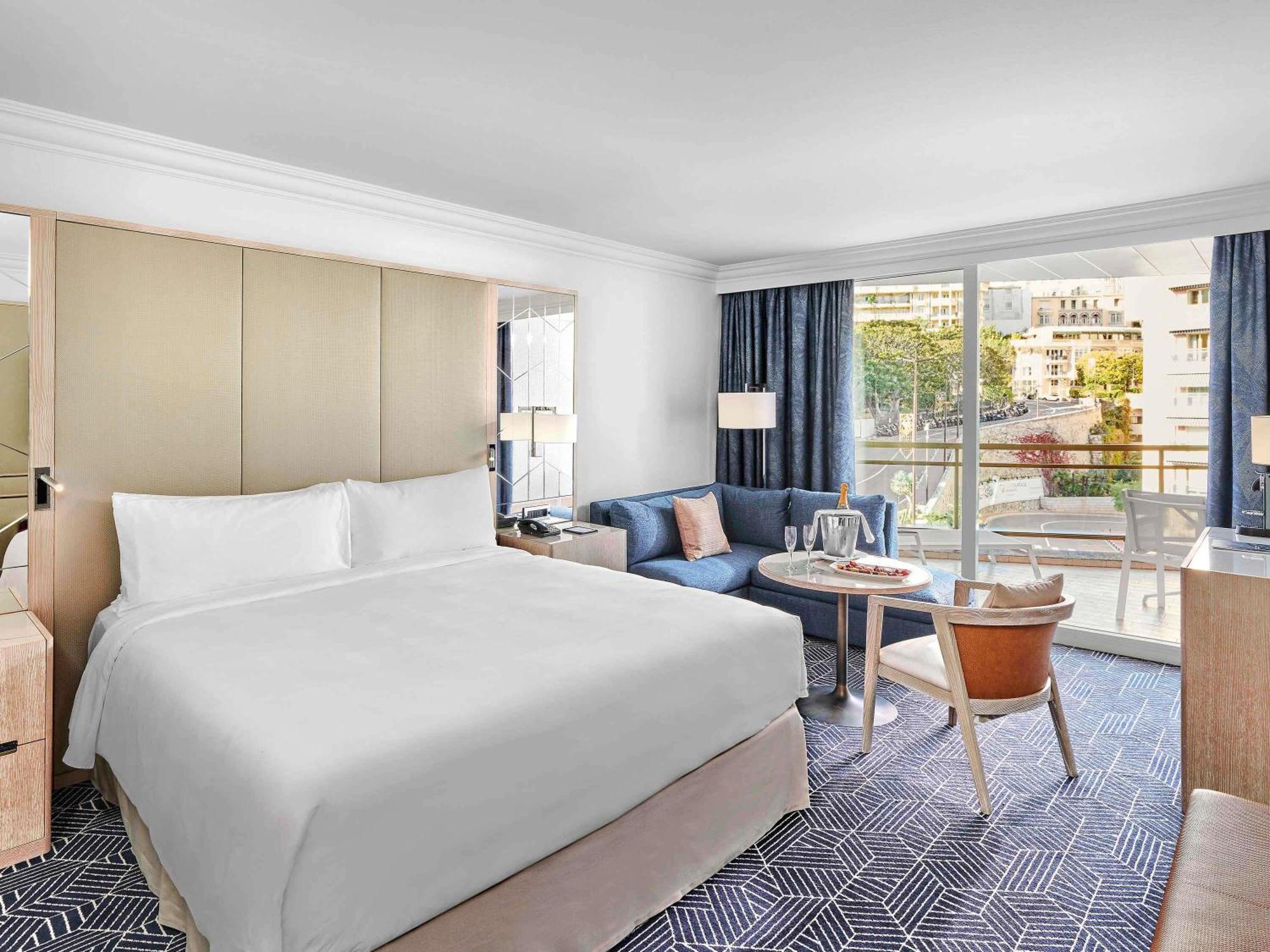 Hairpin Room with City View and 1 King Bed,1729982964:JPEG