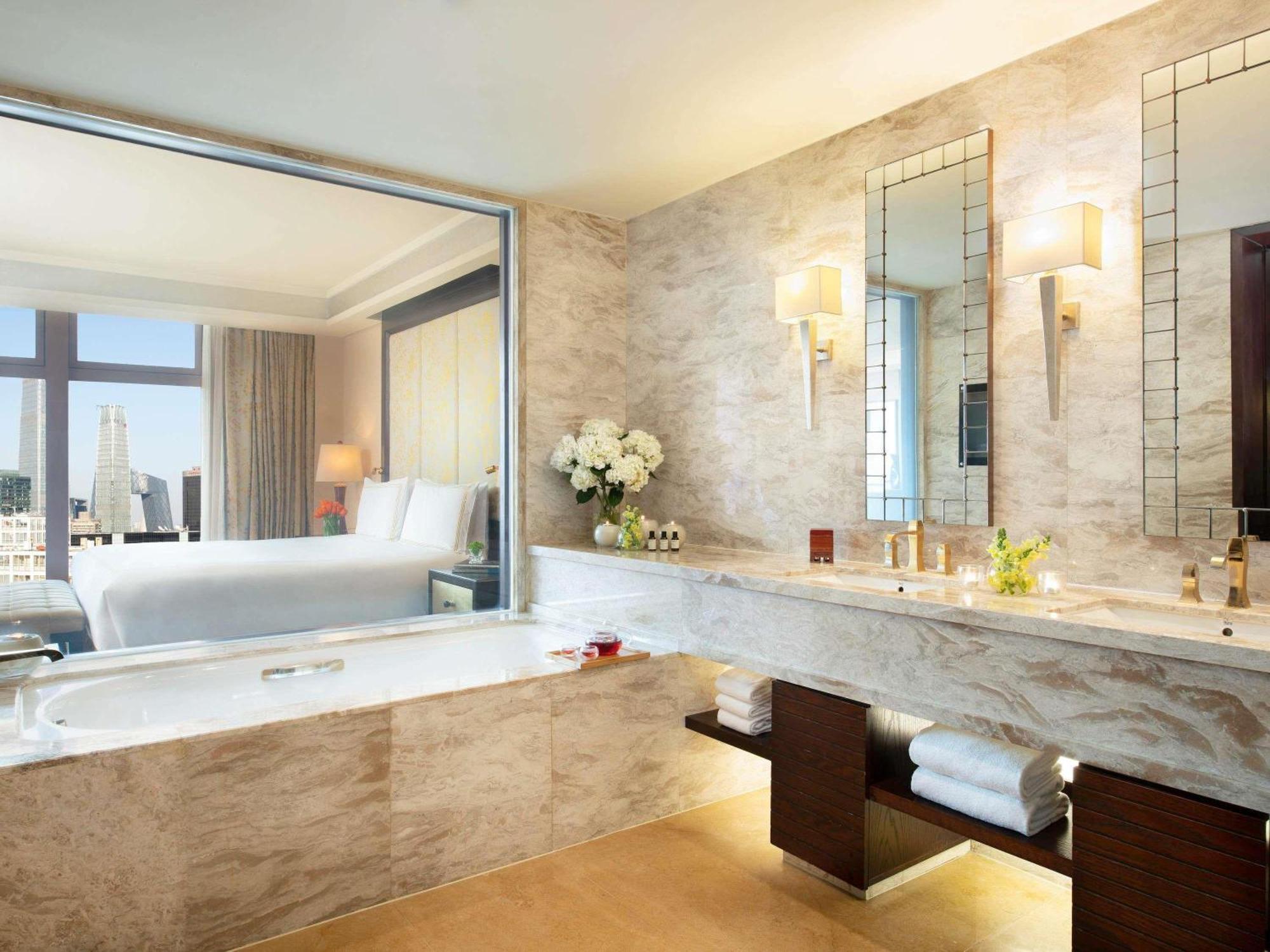 Fairmont Gold Studio Suite King
