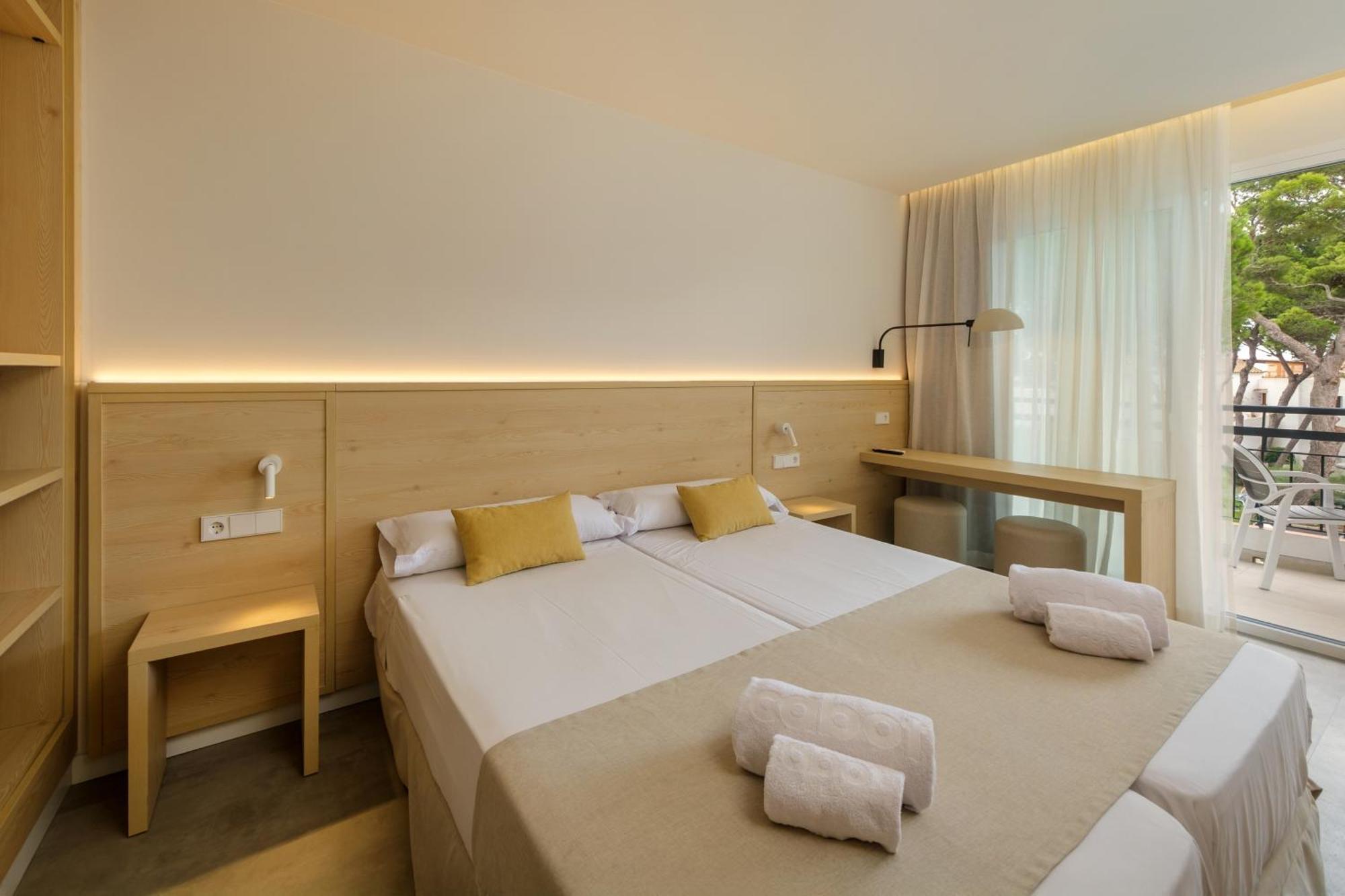 Twin Room with Sea View,1730072520:JPEG