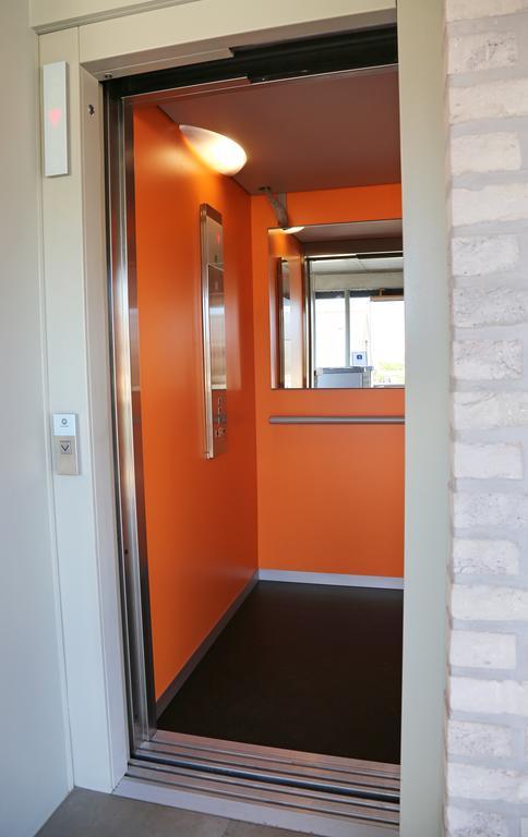Deluxe Studio