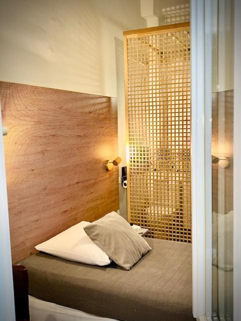 Single Room,1739386671:JPEG