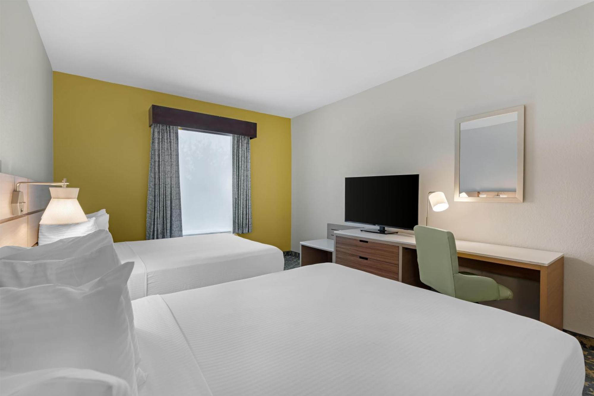 Queen Room with Two Queen Beds - Hearing Accessible