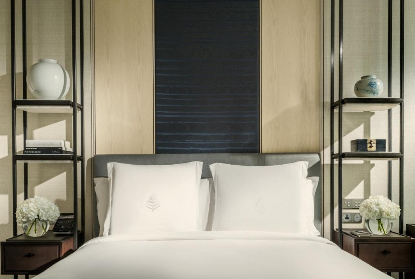 Corner Premier King Room