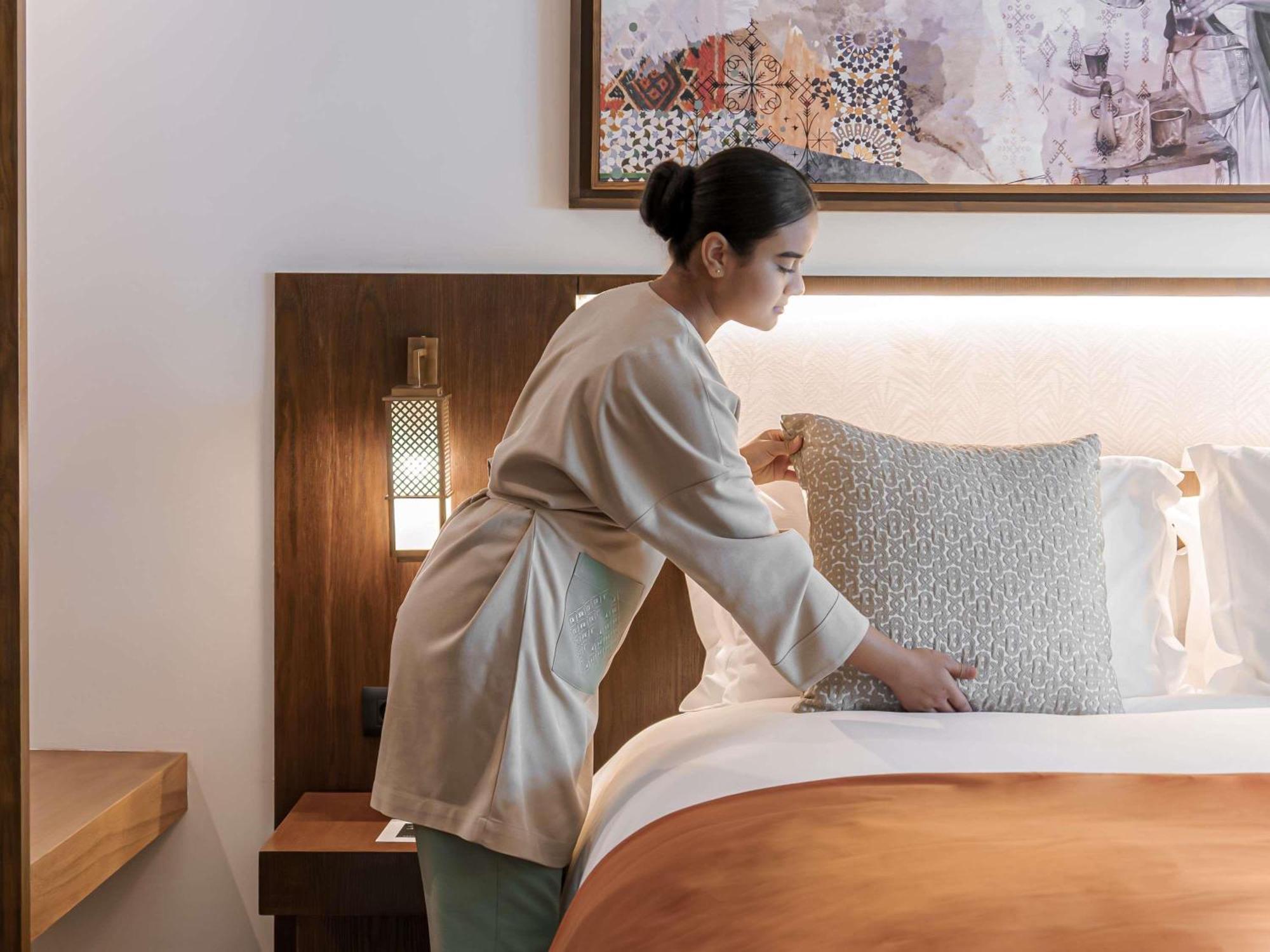 Deluxe King Room with Pool View