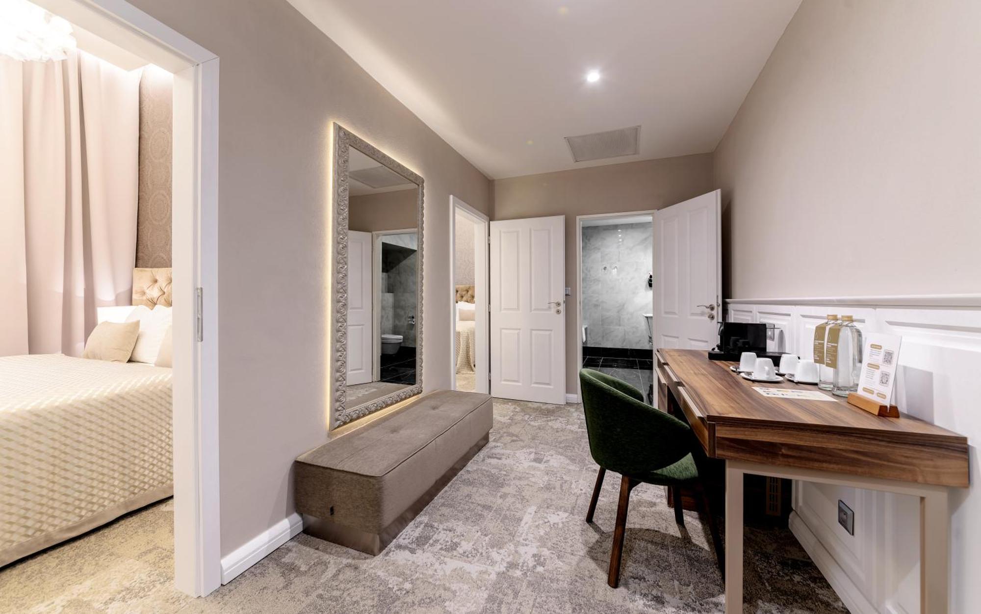 Camera Familiare con Bagno in Comune
