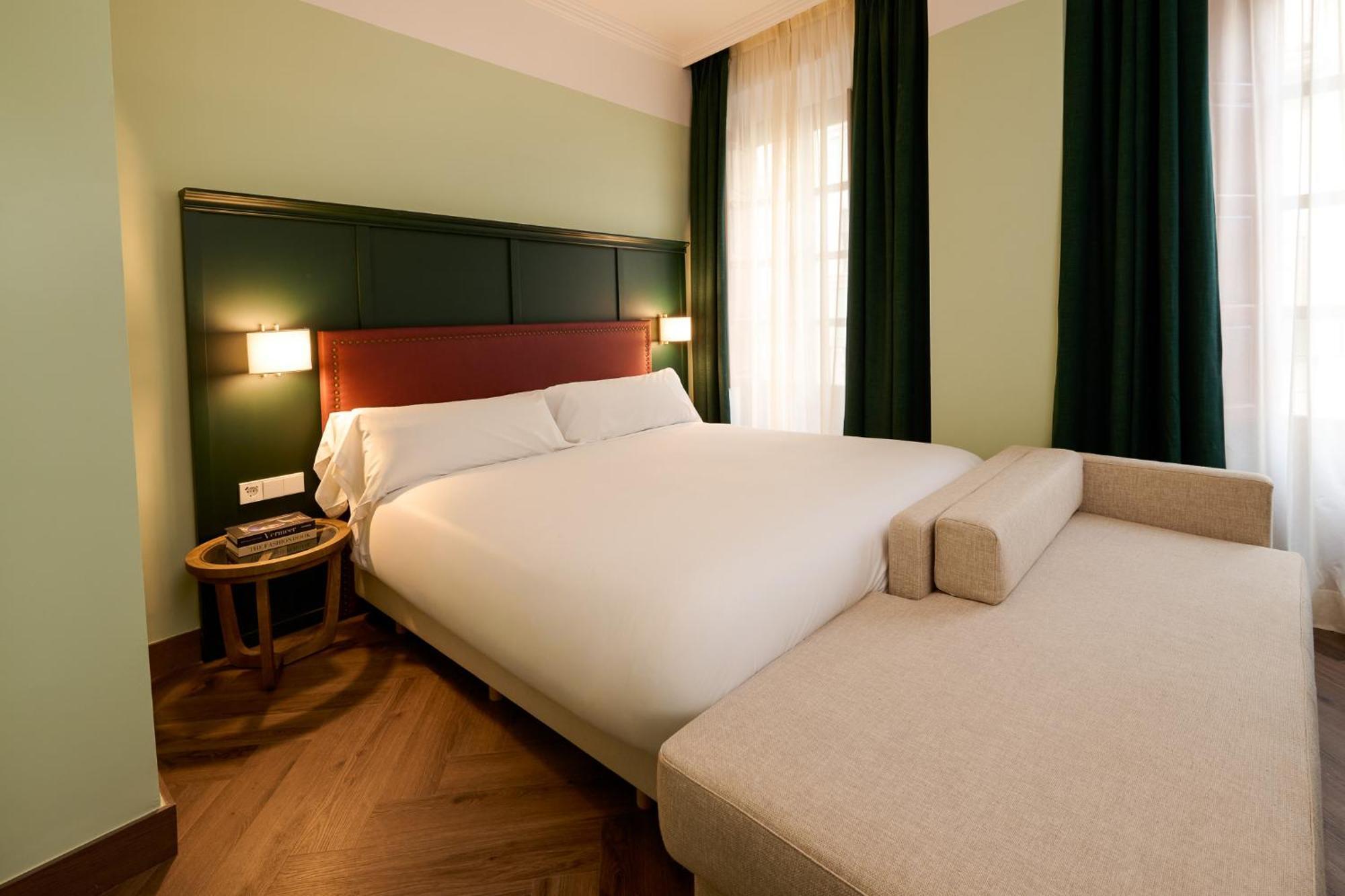 Urban Triple Room,1742583469:JPEG