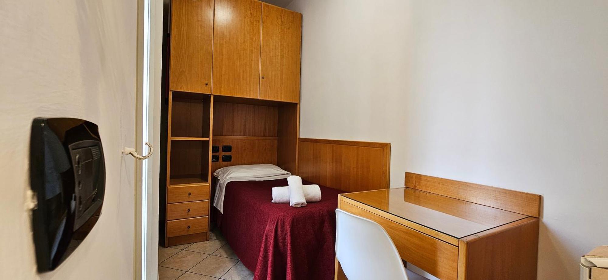 Chambre Simple avec Salle de Bains Commune