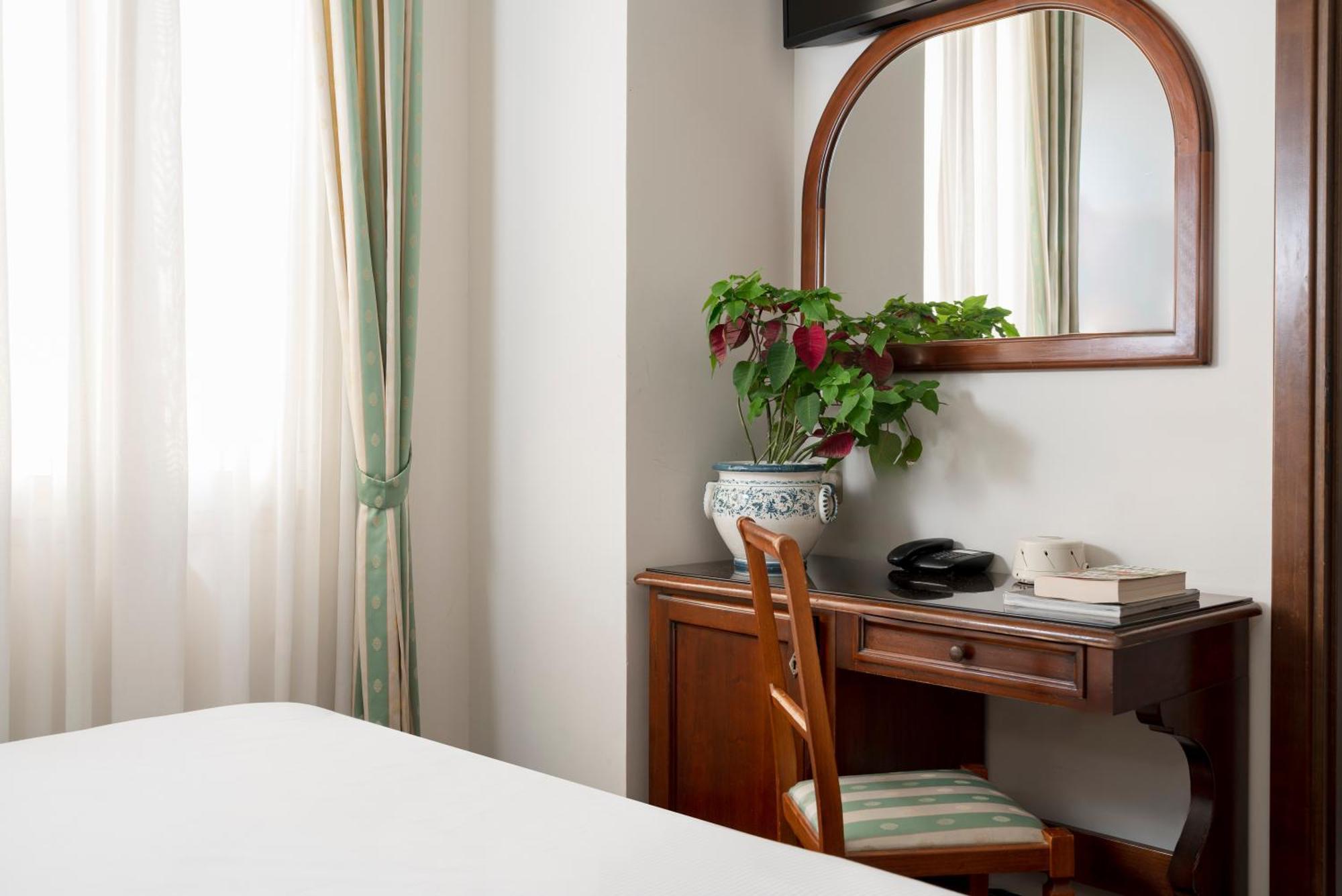 Double Room,1742590091:JPEG