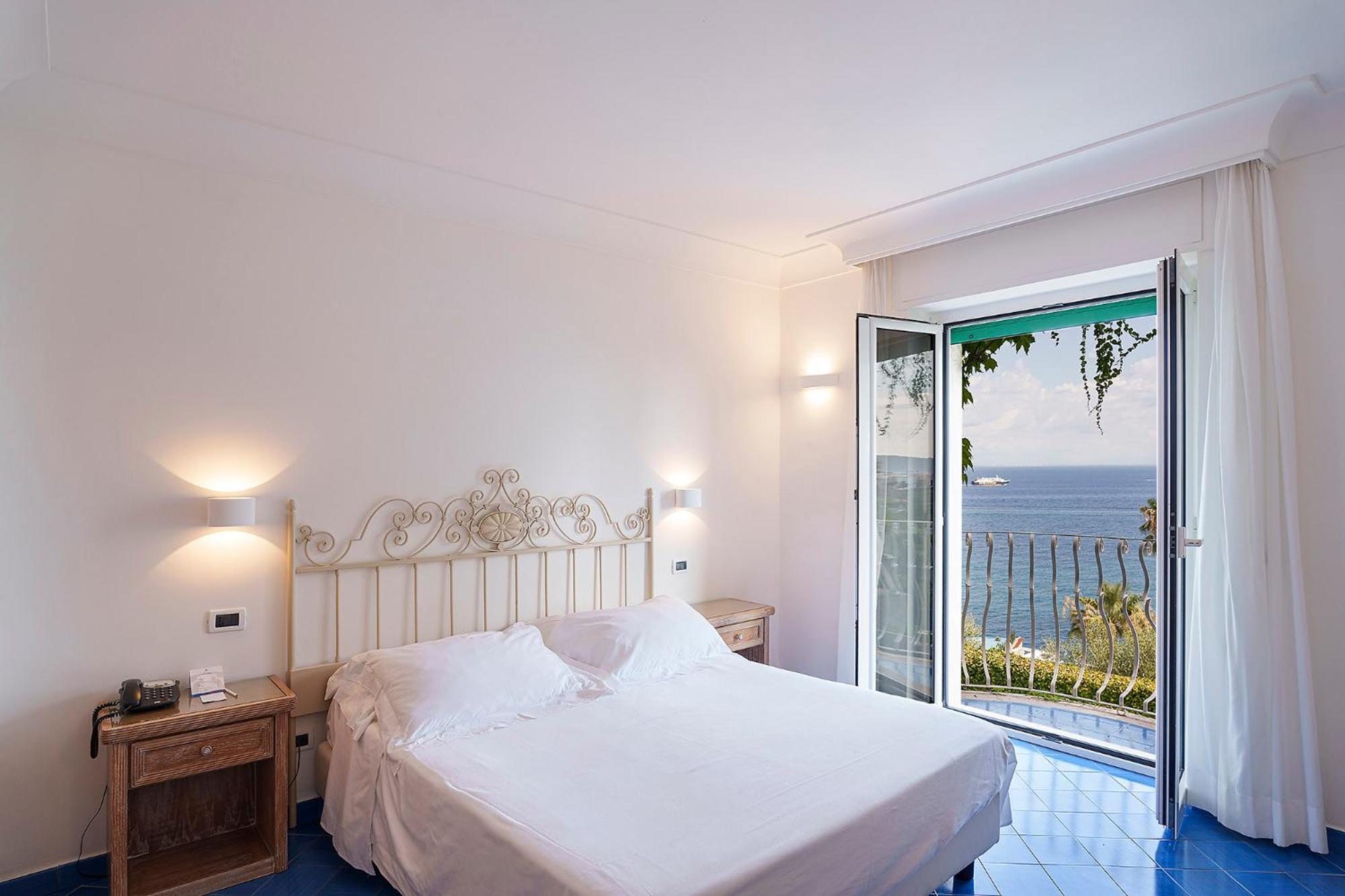 Camera Matrimoniale/Doppia con Letti Singoli con Vista Mare