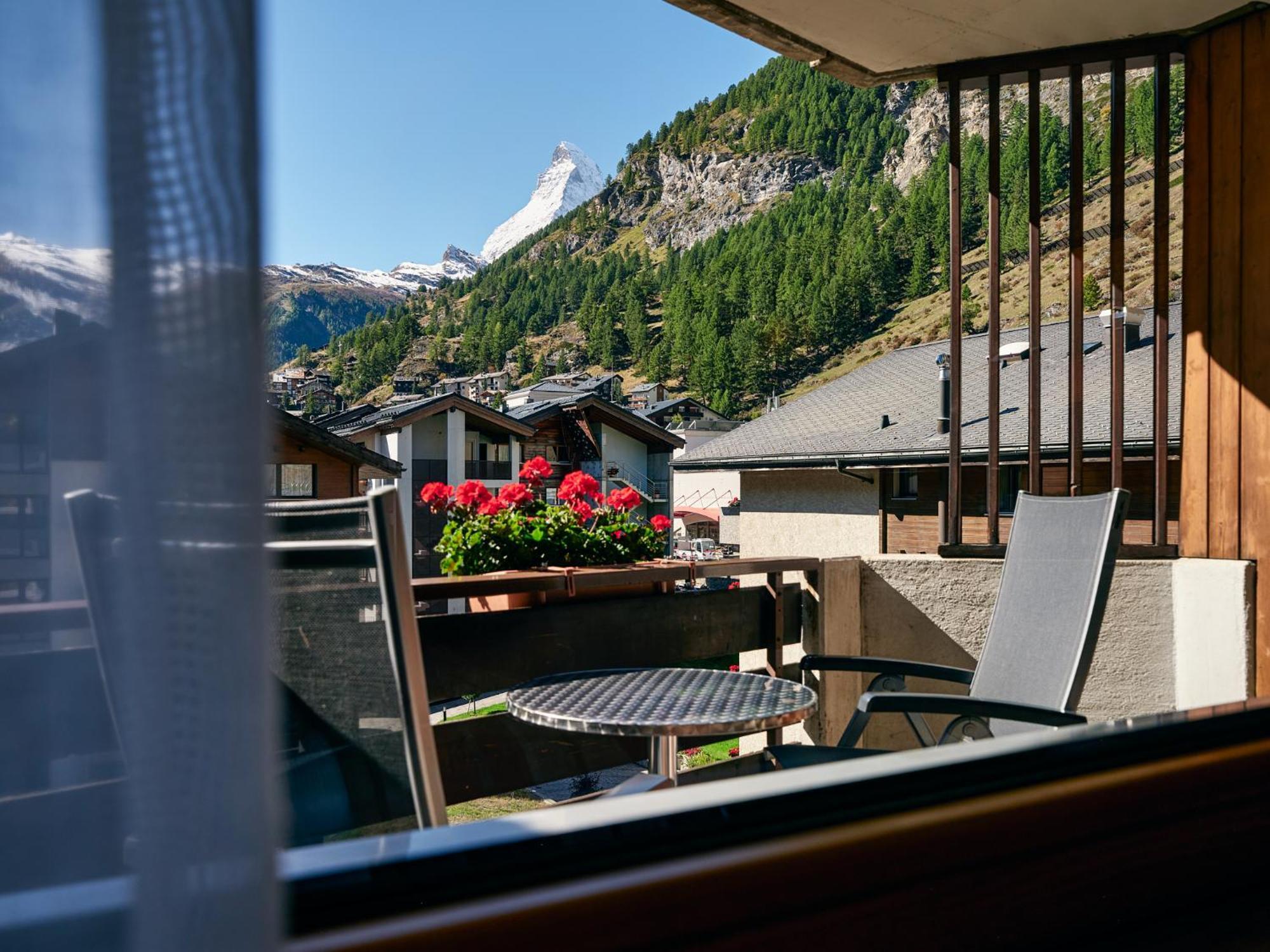 Twin Room with Matterhorn View,1742642202:JPEG
