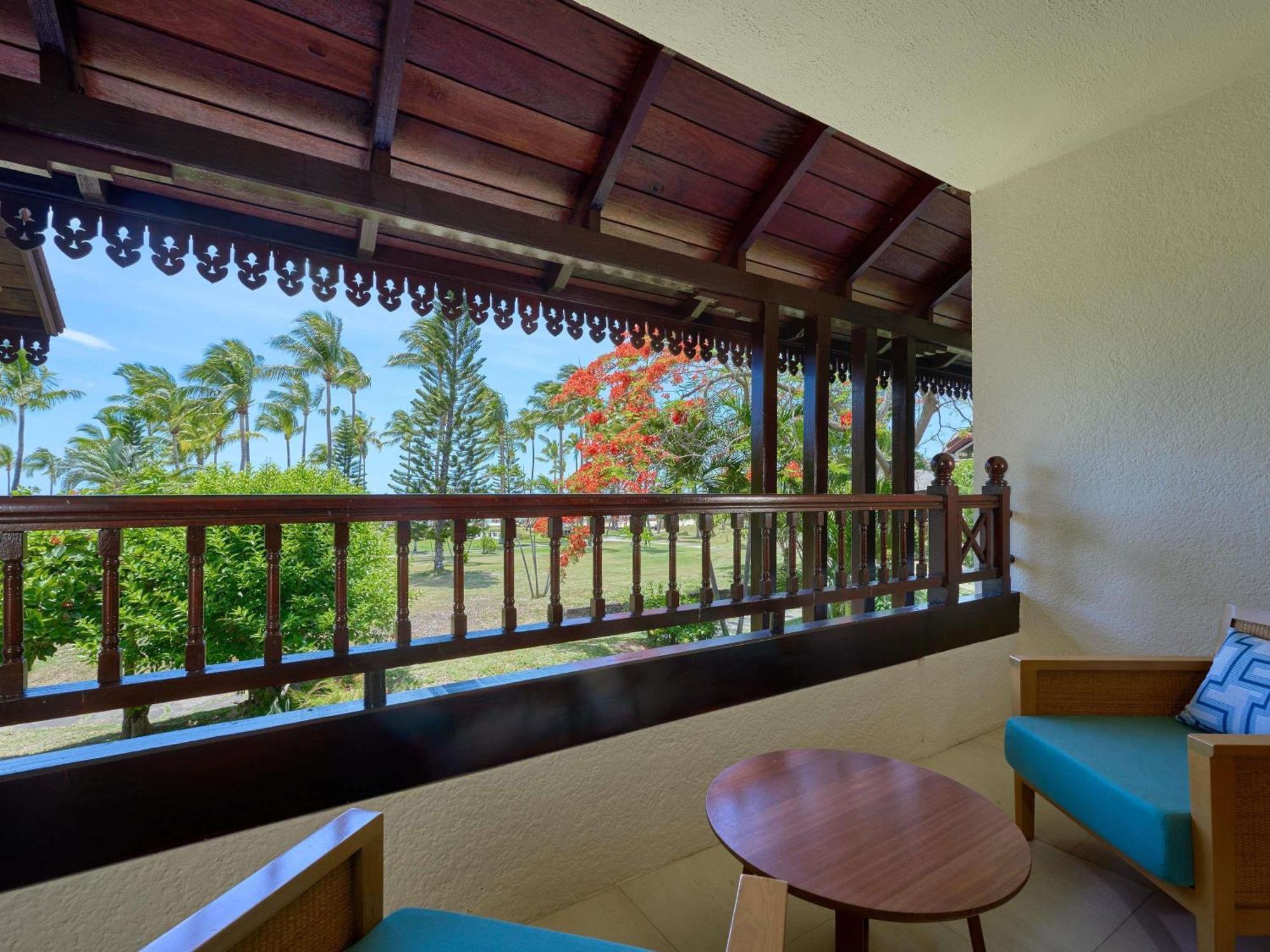 Chambre Lit King-Size Deluxe avec Balcon ou Terrasse - Vue sur Mer