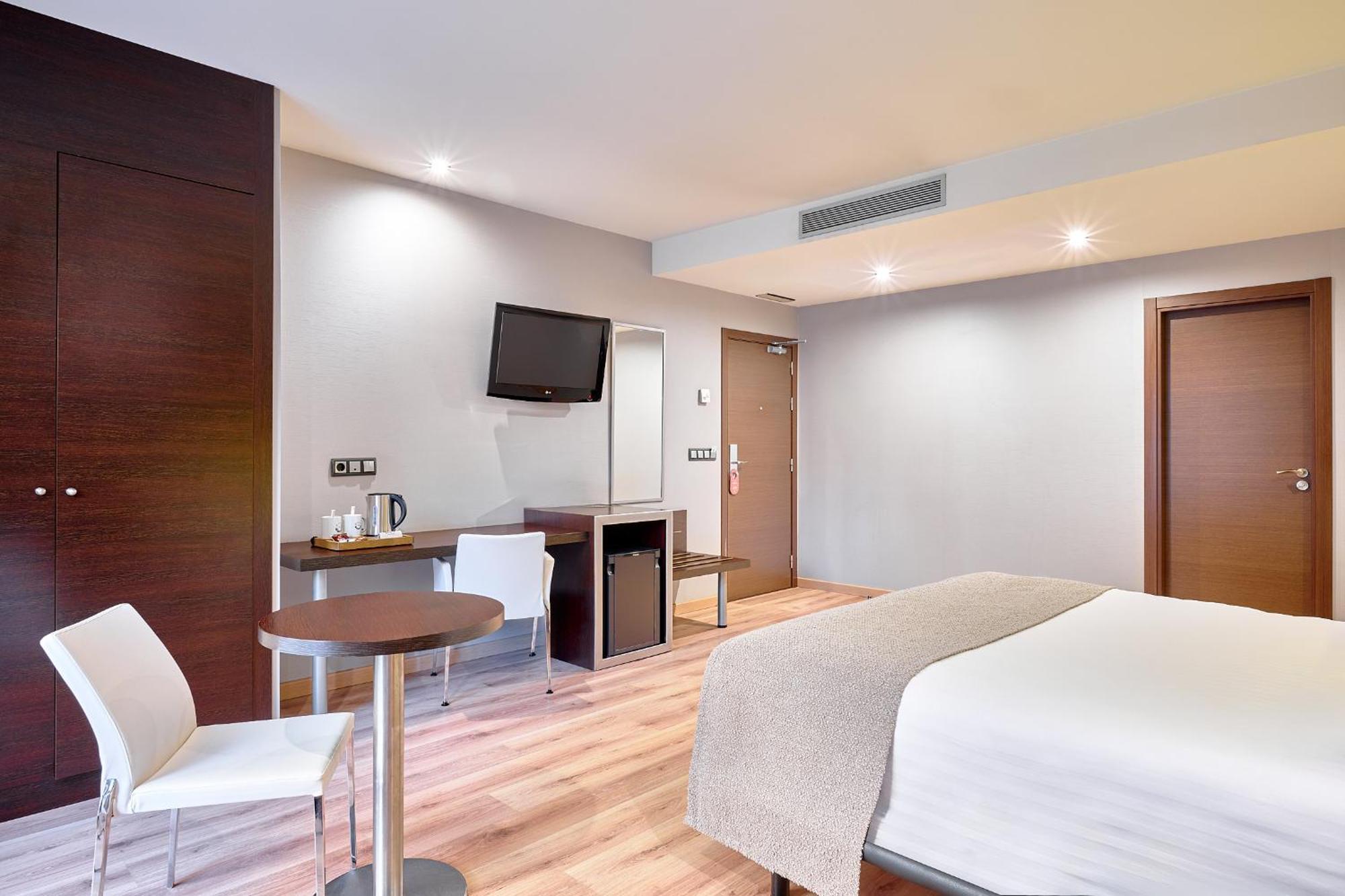 Double Room - 1 Bed,1742650537:JPEG