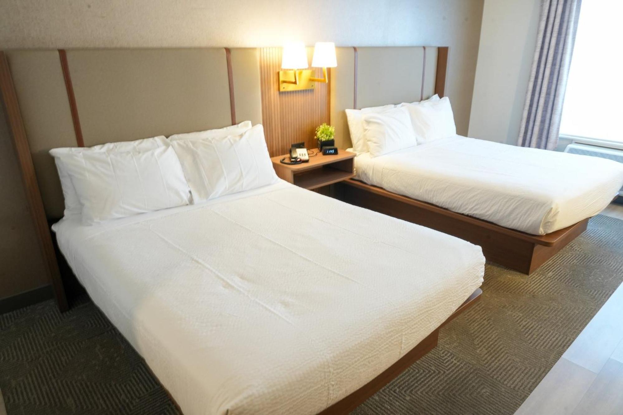 Zimmer mit Kingsize-Bett - barrierefrei, für Hörgeschädigte geeignet