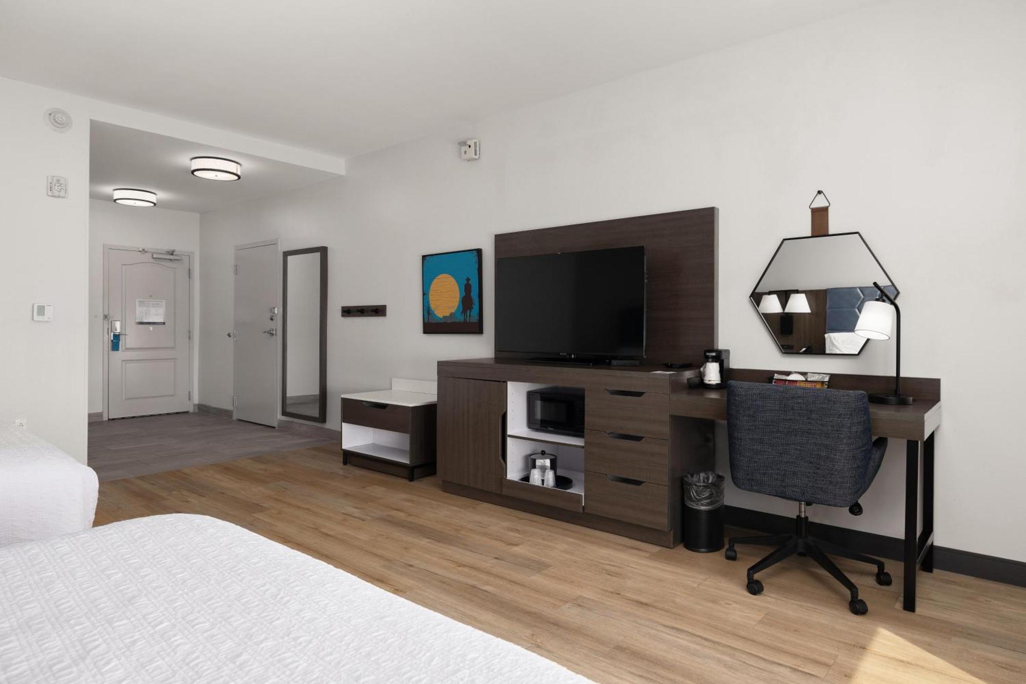 Queen Room with Two Queen Beds - Mobility and Hearing Access/Non-Smoking