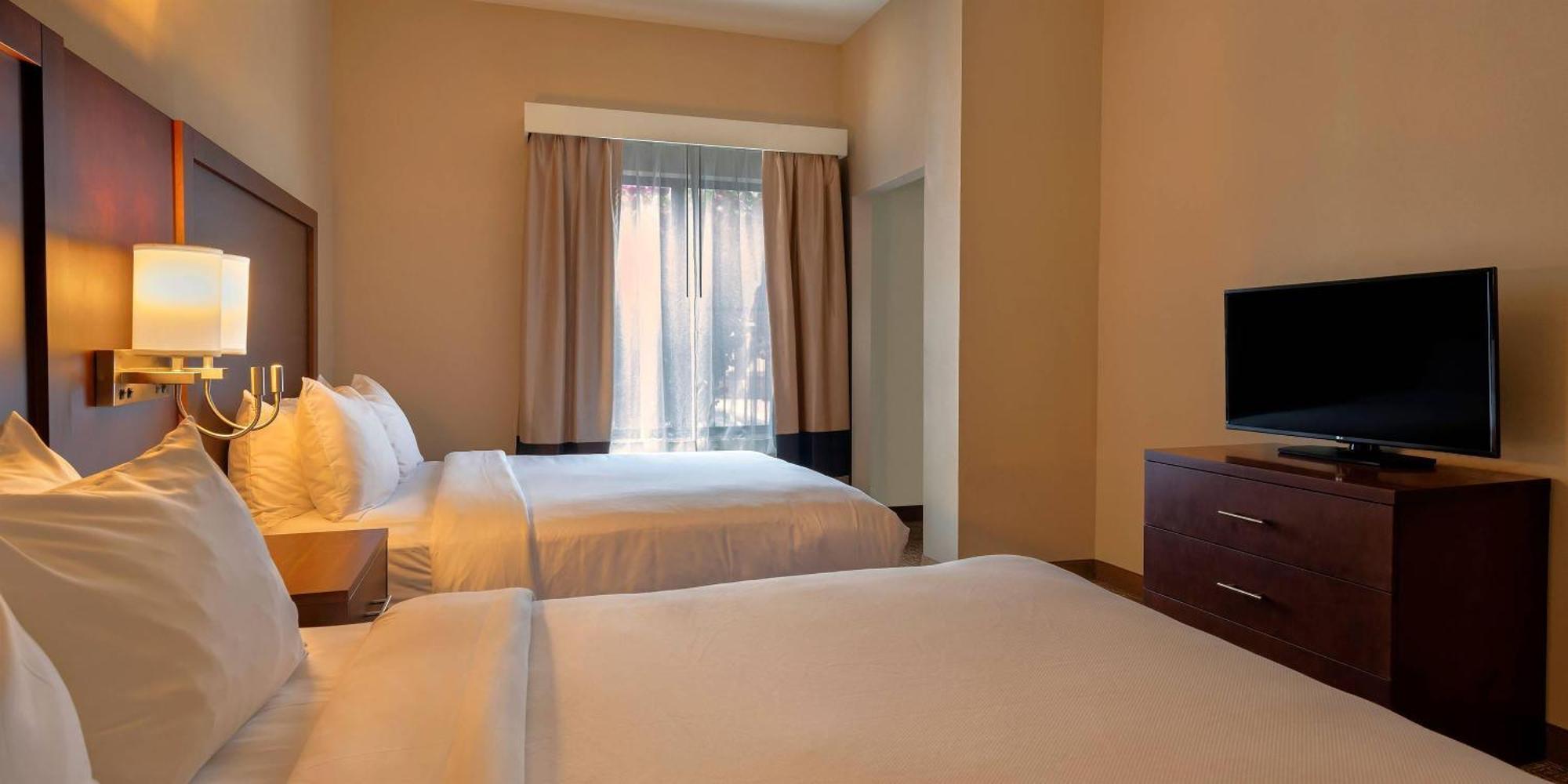 Queen Suite with Two Queen Beds First Floor - Accessible/Non-Smoking