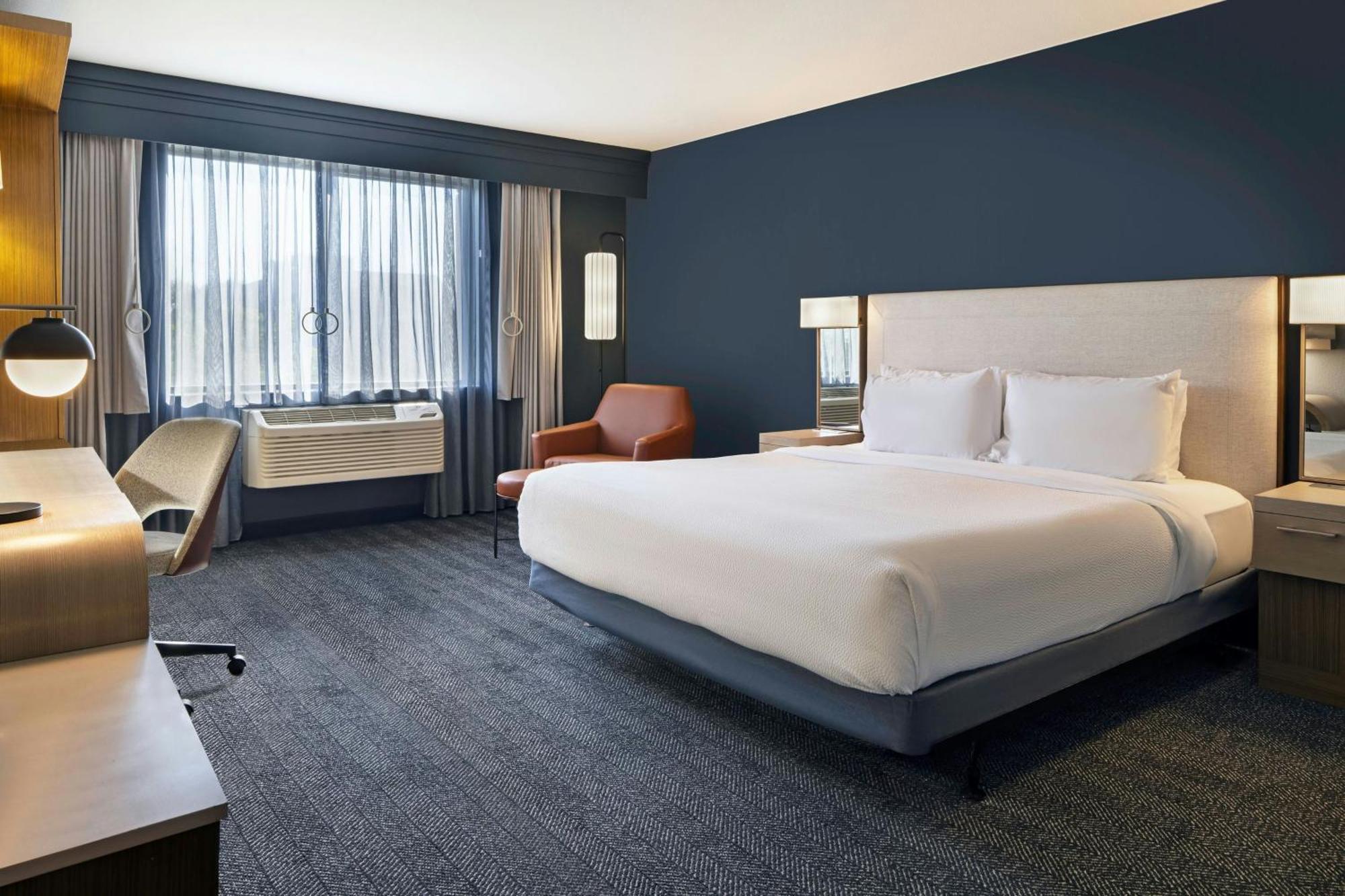 King Room - Mobility and Hearing Accessible with Roll-in Shower