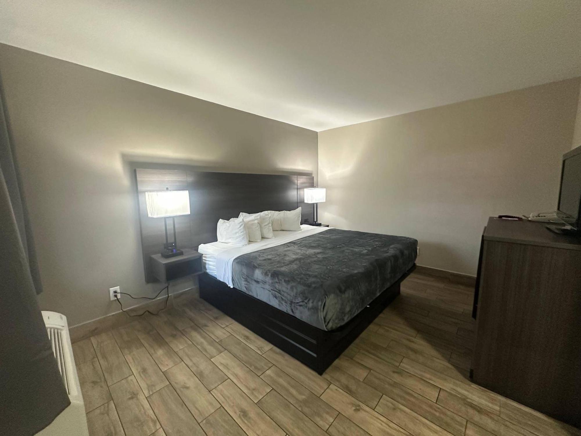 King Room - Non Smoking