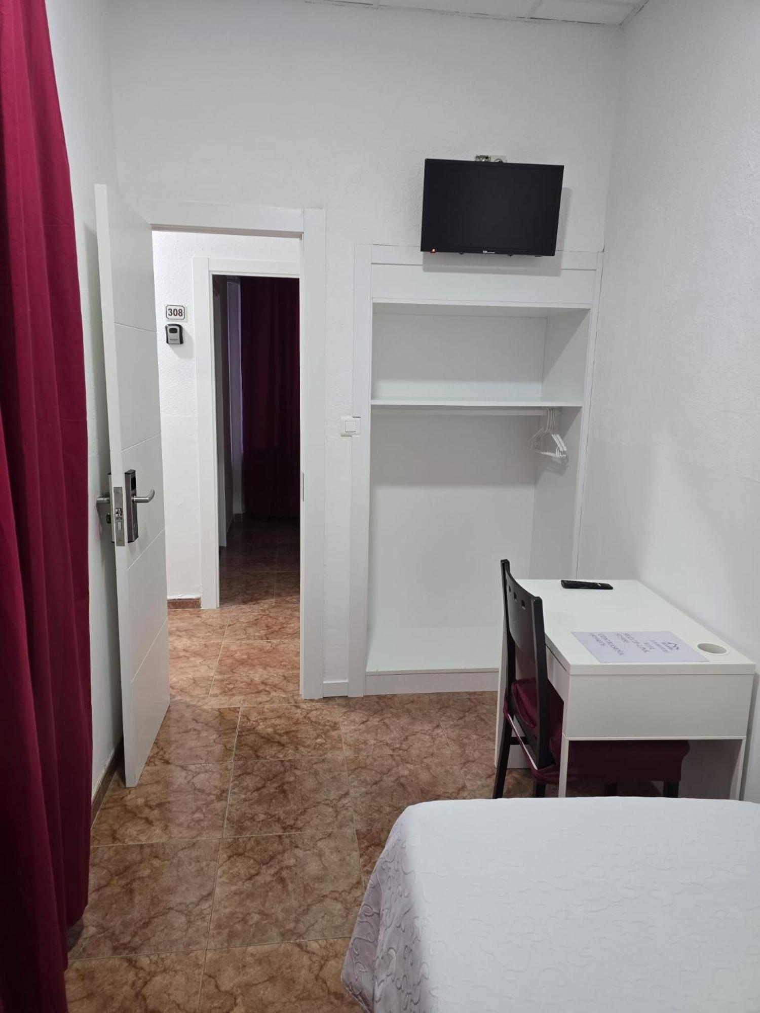 Habitación Individual con baño compartido