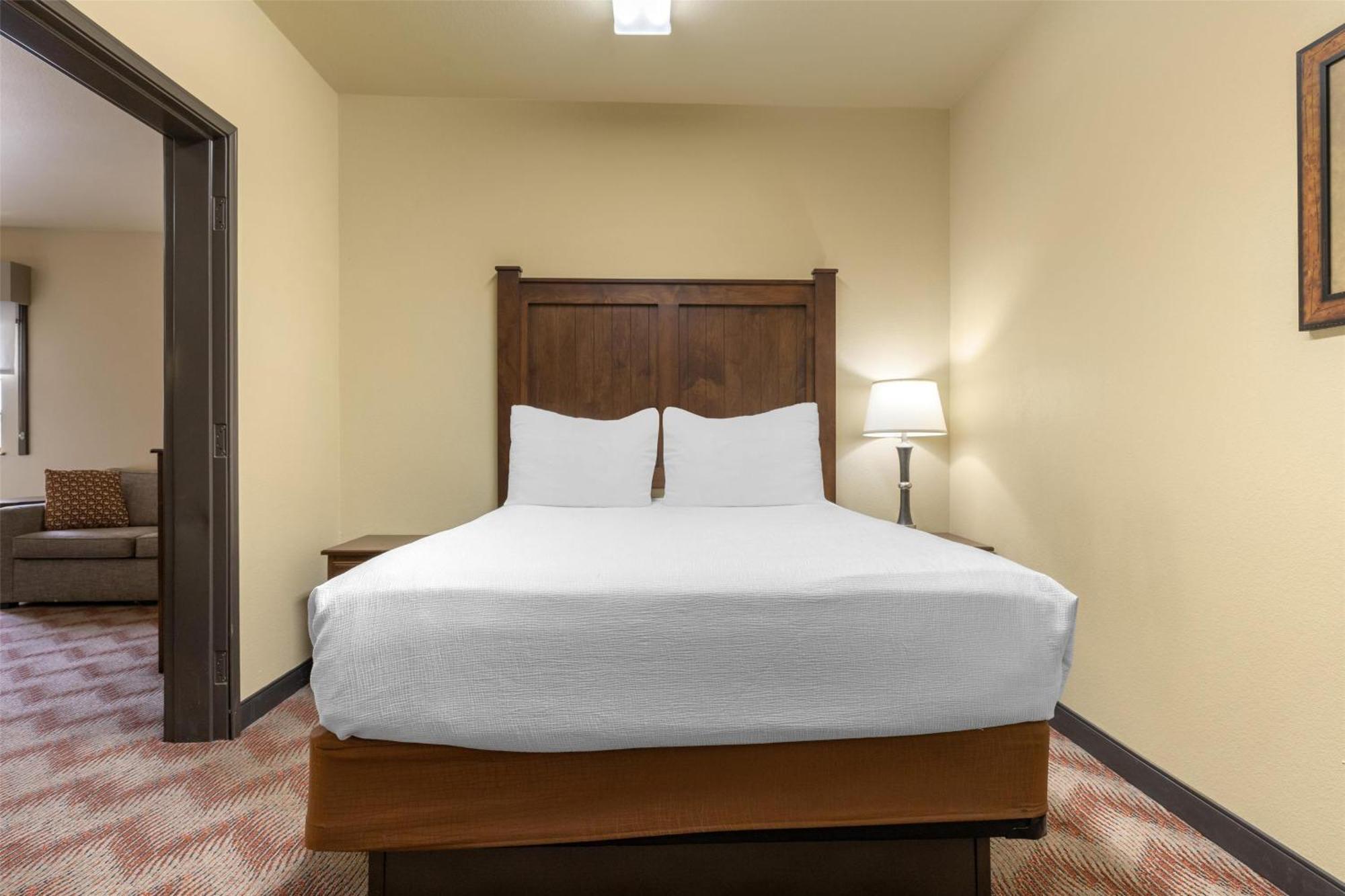 Queen Suite with Two Queen Beds and Sofa Bed - Non-Smoking