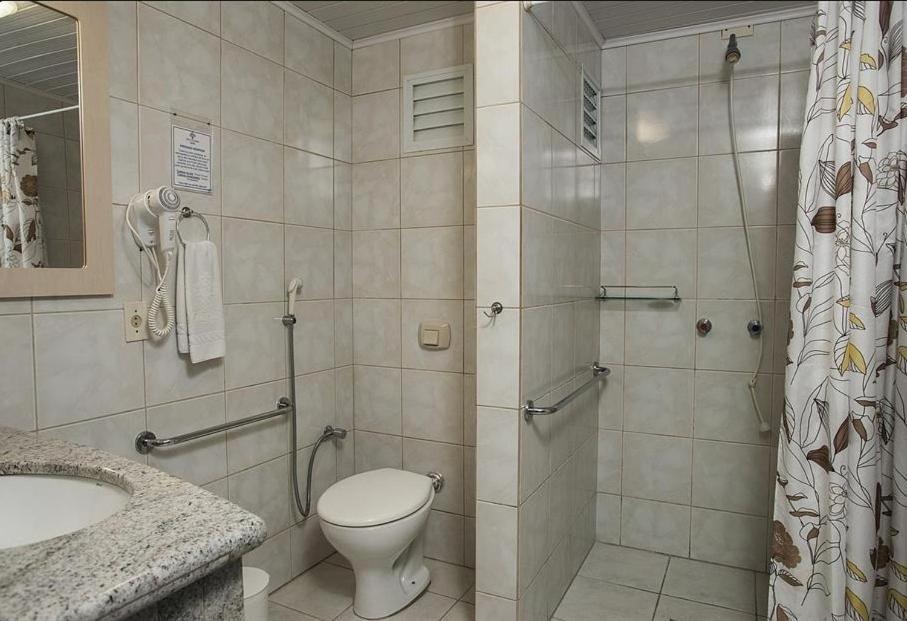 Quarto Quádruplo com Varanda