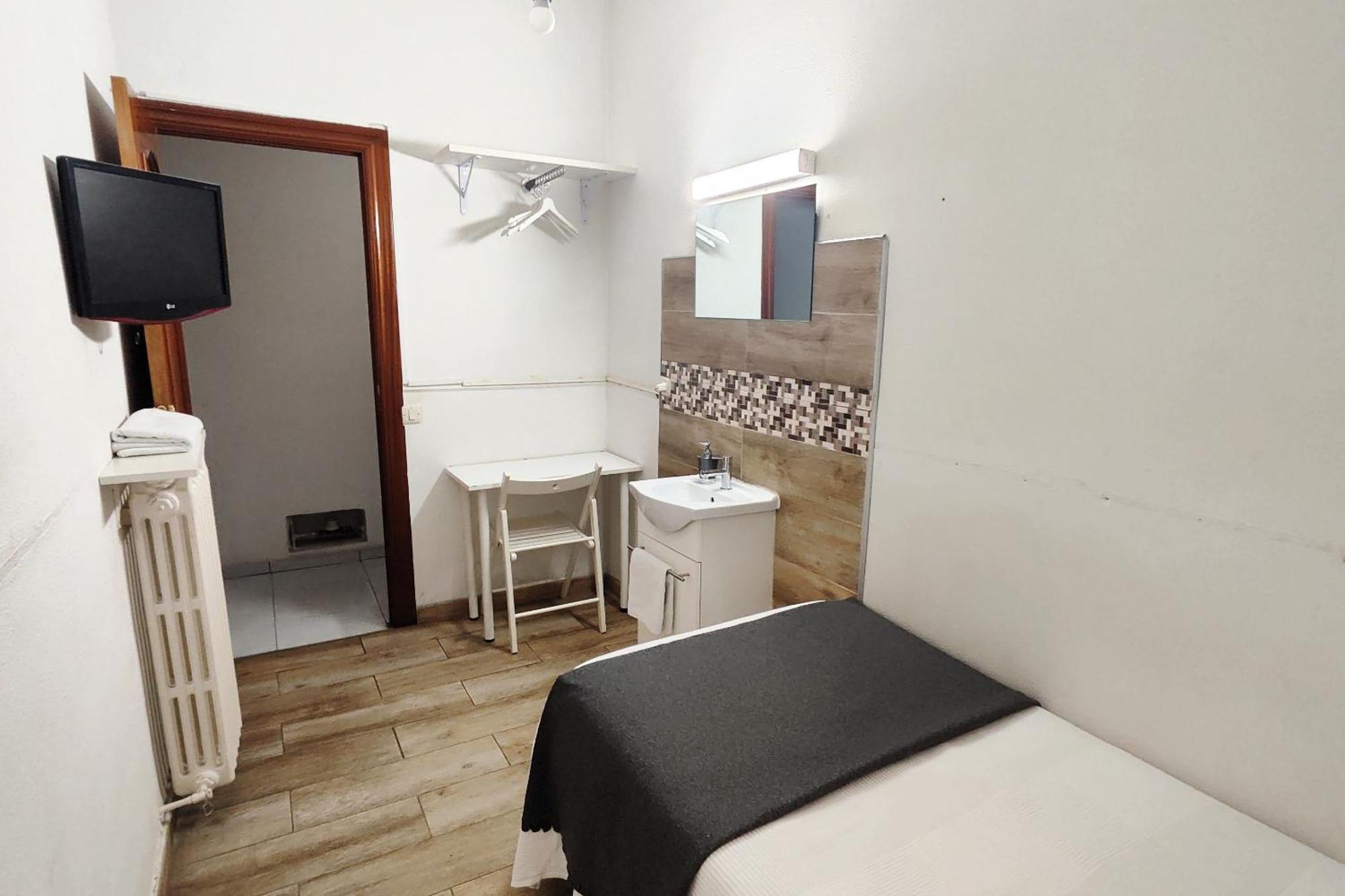 Habitación Individual con baño compartido
