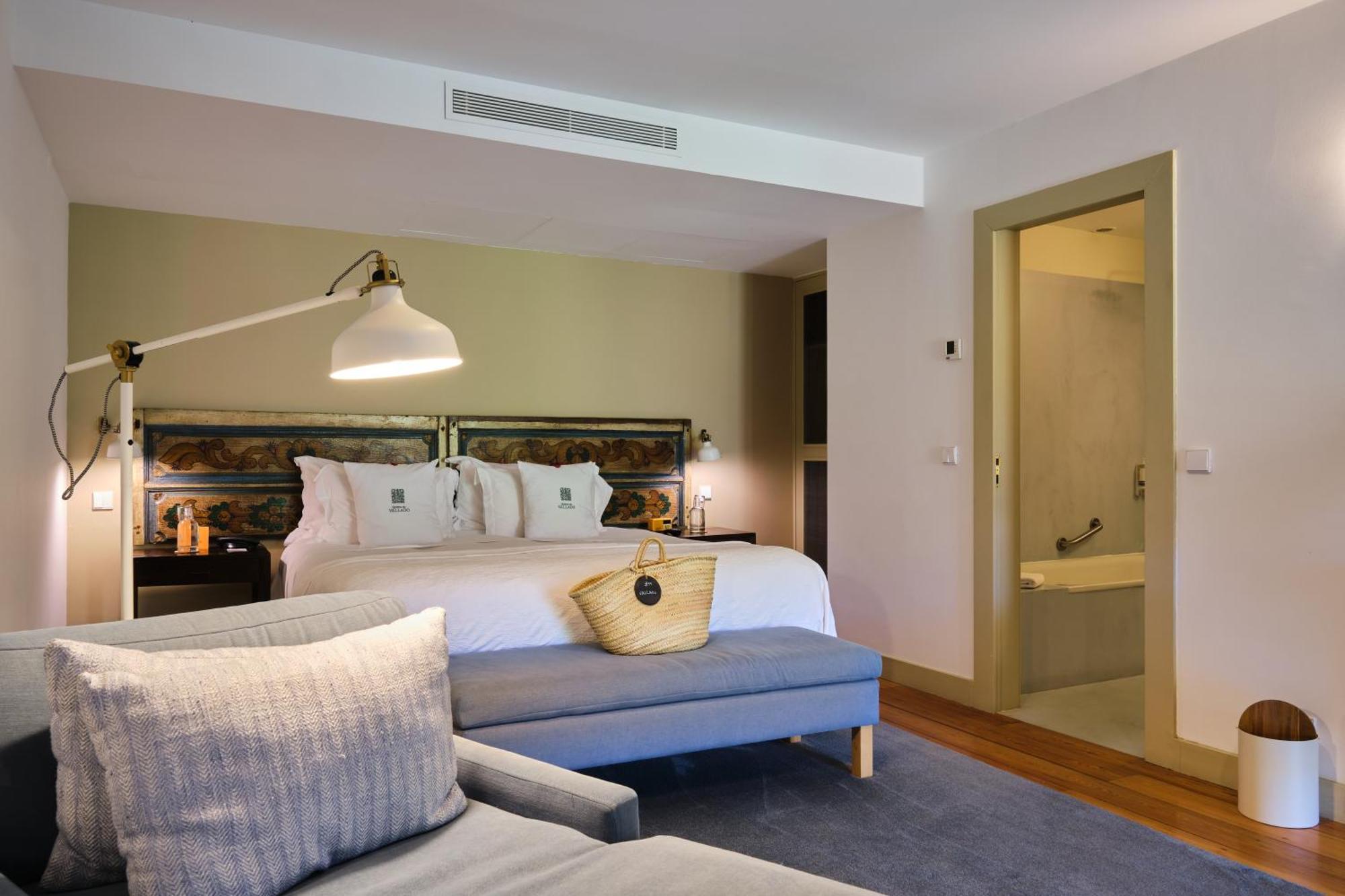 Superior Double or Twin Room Traditional House,1742764832:JPEG