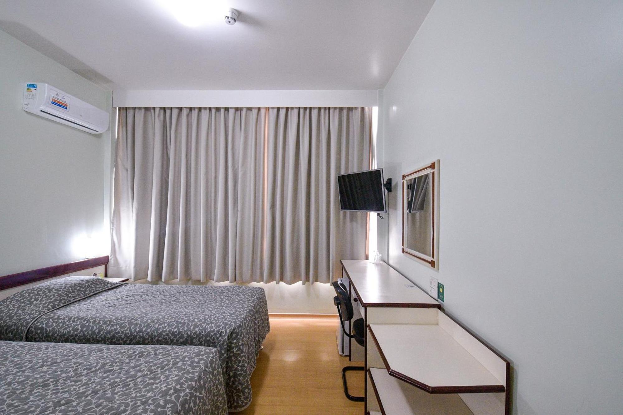 Quarto Standard com Cama de Casal ou 2 de Solteiro