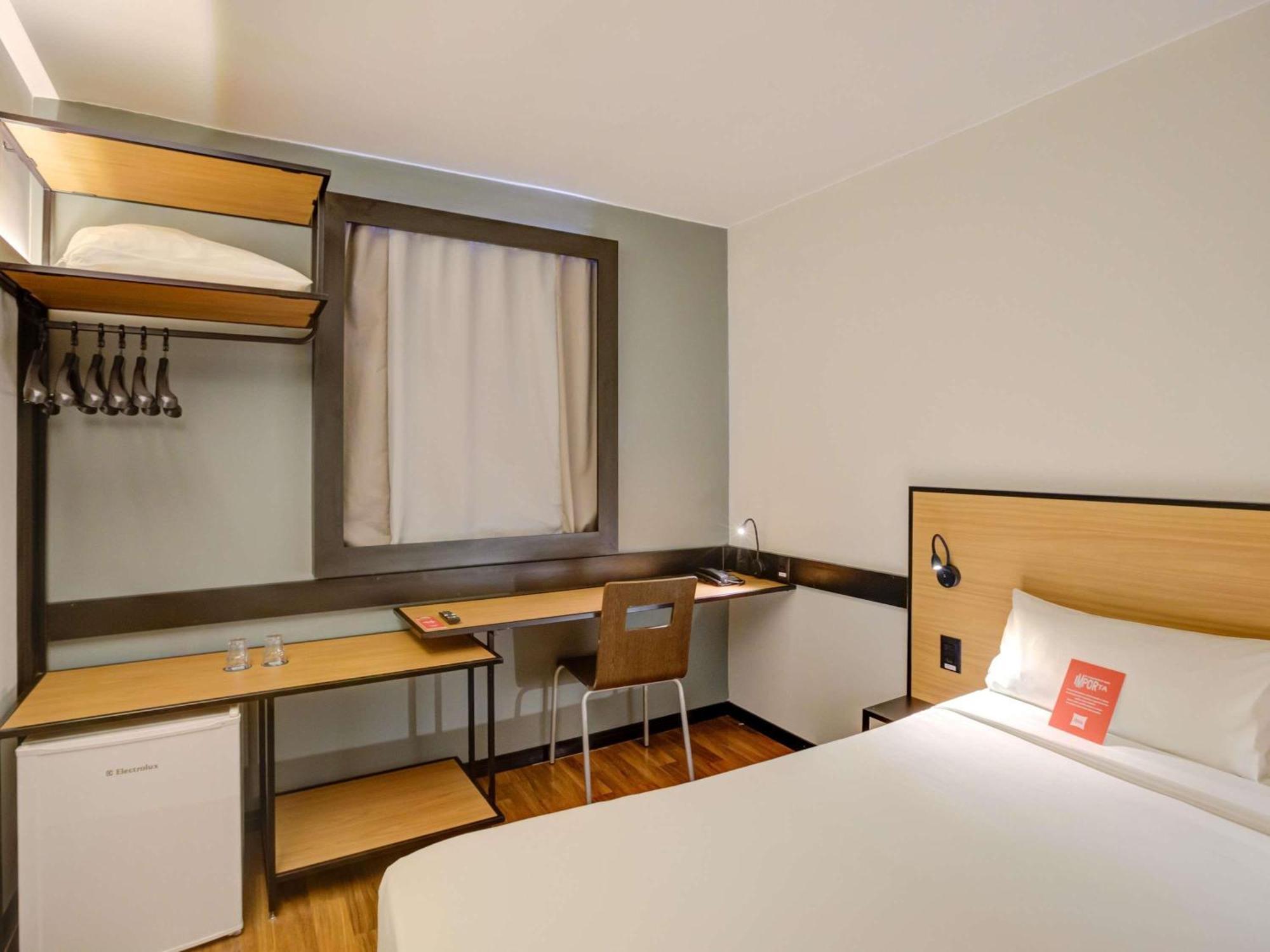 Quarto Standard com 1 Cama de Casal